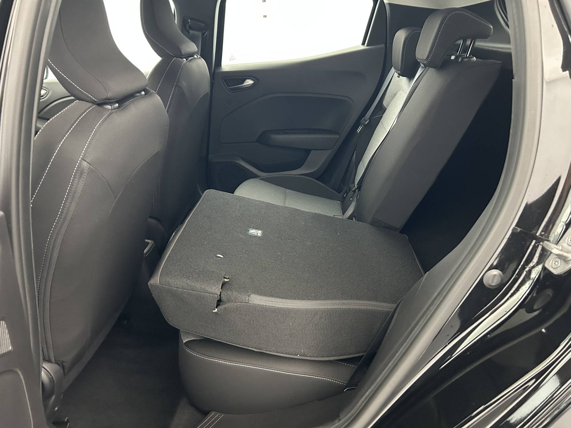 Vente en ligne Renault Clio 5 Clio E-Tech full hybrid 145 au prix de 18 500 €