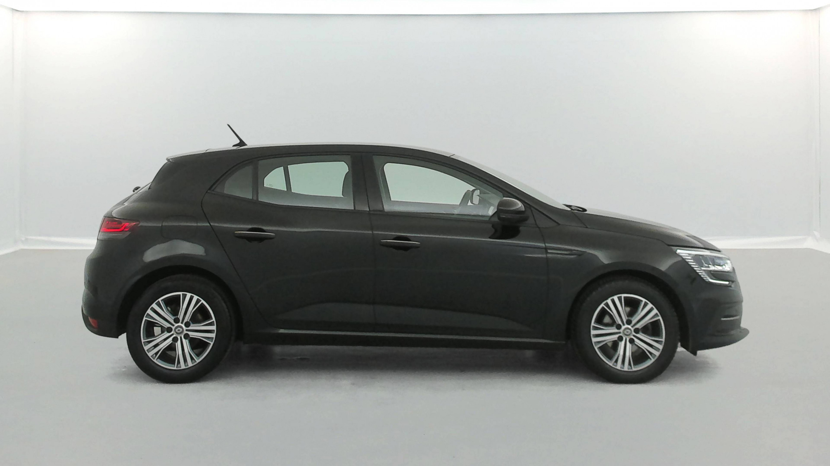 Vente en ligne Renault Megane 4  Blue dCi 115 EDC au prix de 17 990 €