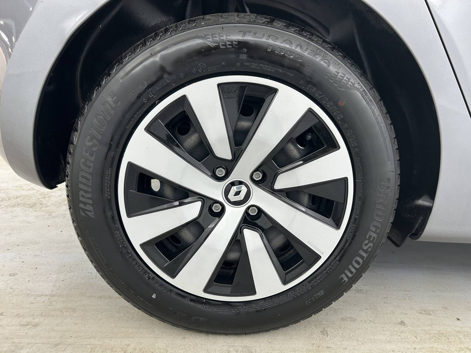 Vente en ligne Renault Clio 5 Clio TCe 90 au prix de 14 790 €