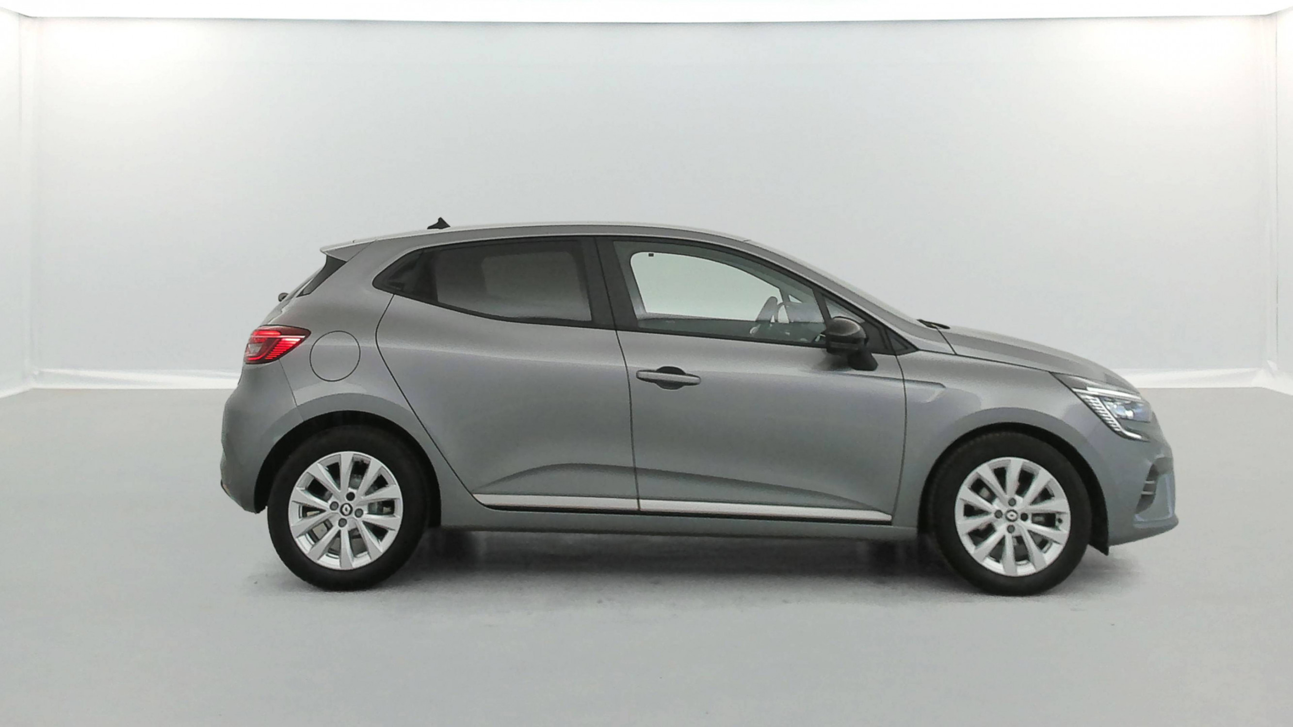 Vente en ligne Renault Clio 5 Clio TCe 90 au prix de 14 790 €