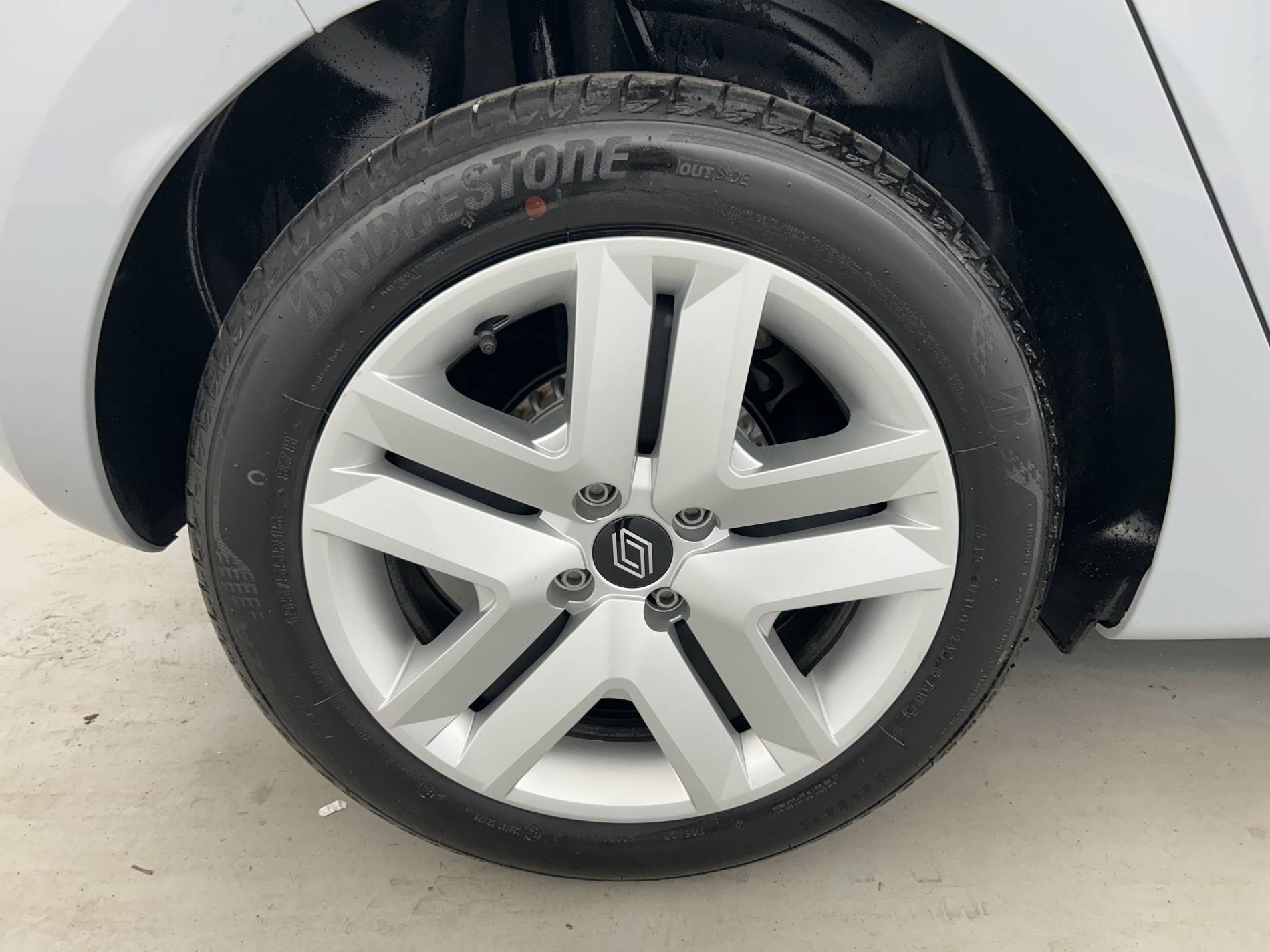 Vente en ligne Renault Clio 5 Clio TCe 90 au prix de 15 490 €