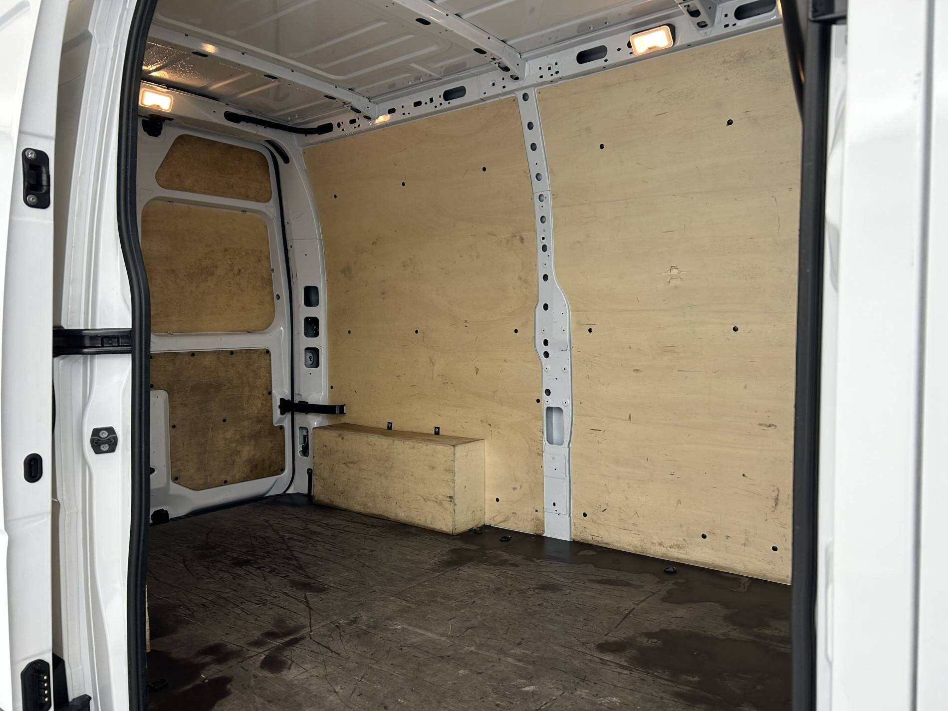 Vente en ligne Renault Master Fourgon MASTER FGN TRAC F3500 L2H2 BLUE DCI 135 au prix de 27 990 €