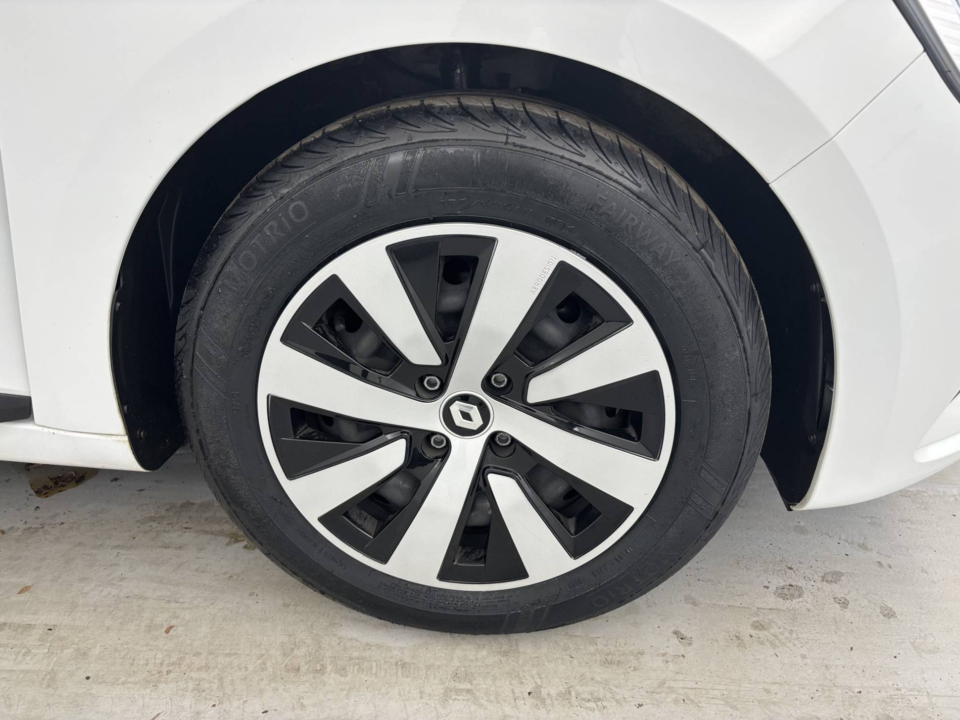 Vente en ligne Renault Clio 5 Clio TCe 90 au prix de 13 791 €