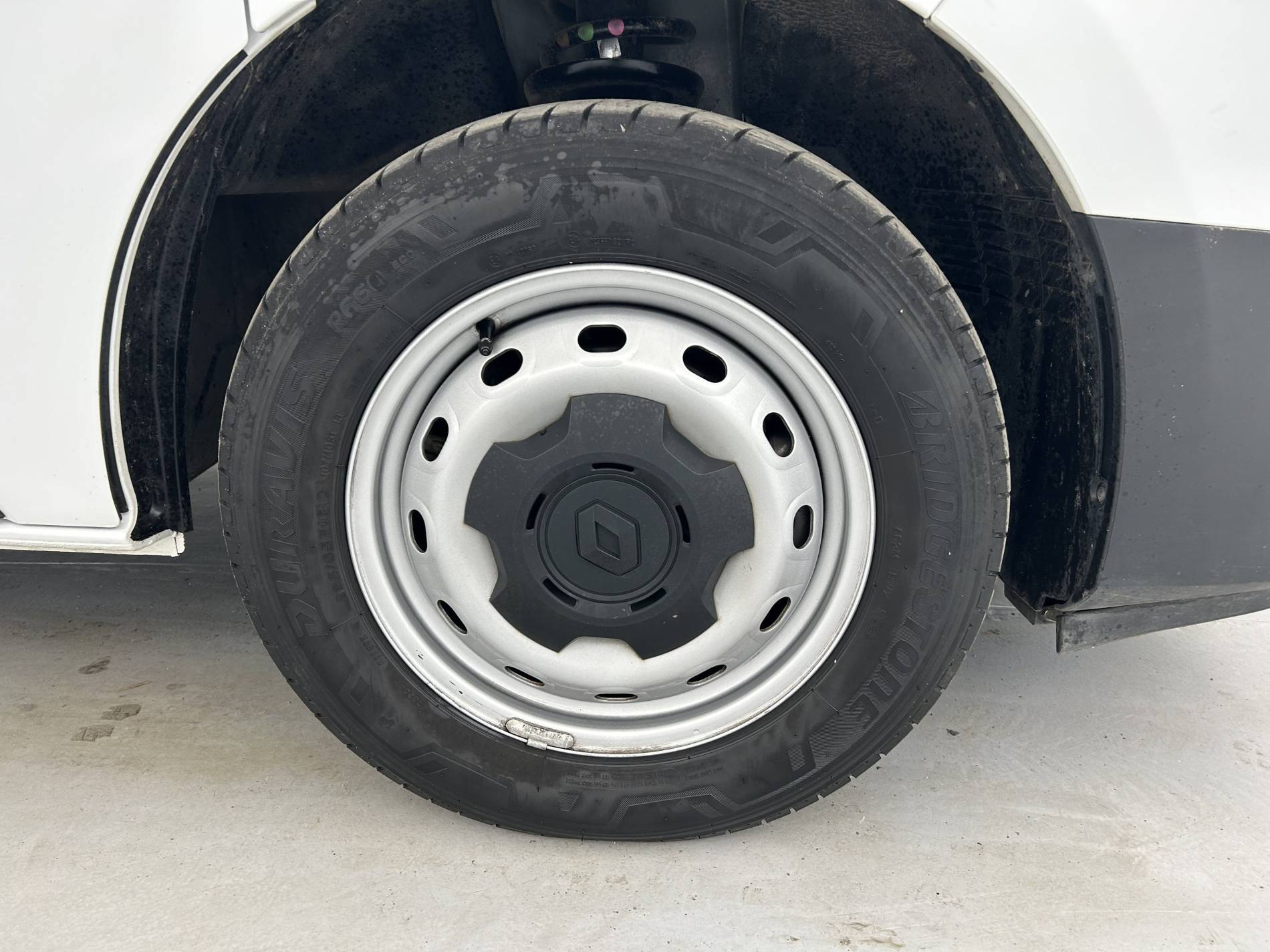 Vente en ligne Renault Trafic 3 Fourgon TRAFIC FG BLUE DCI 130 L1H1 3T GSR2 au prix de 24 390 €