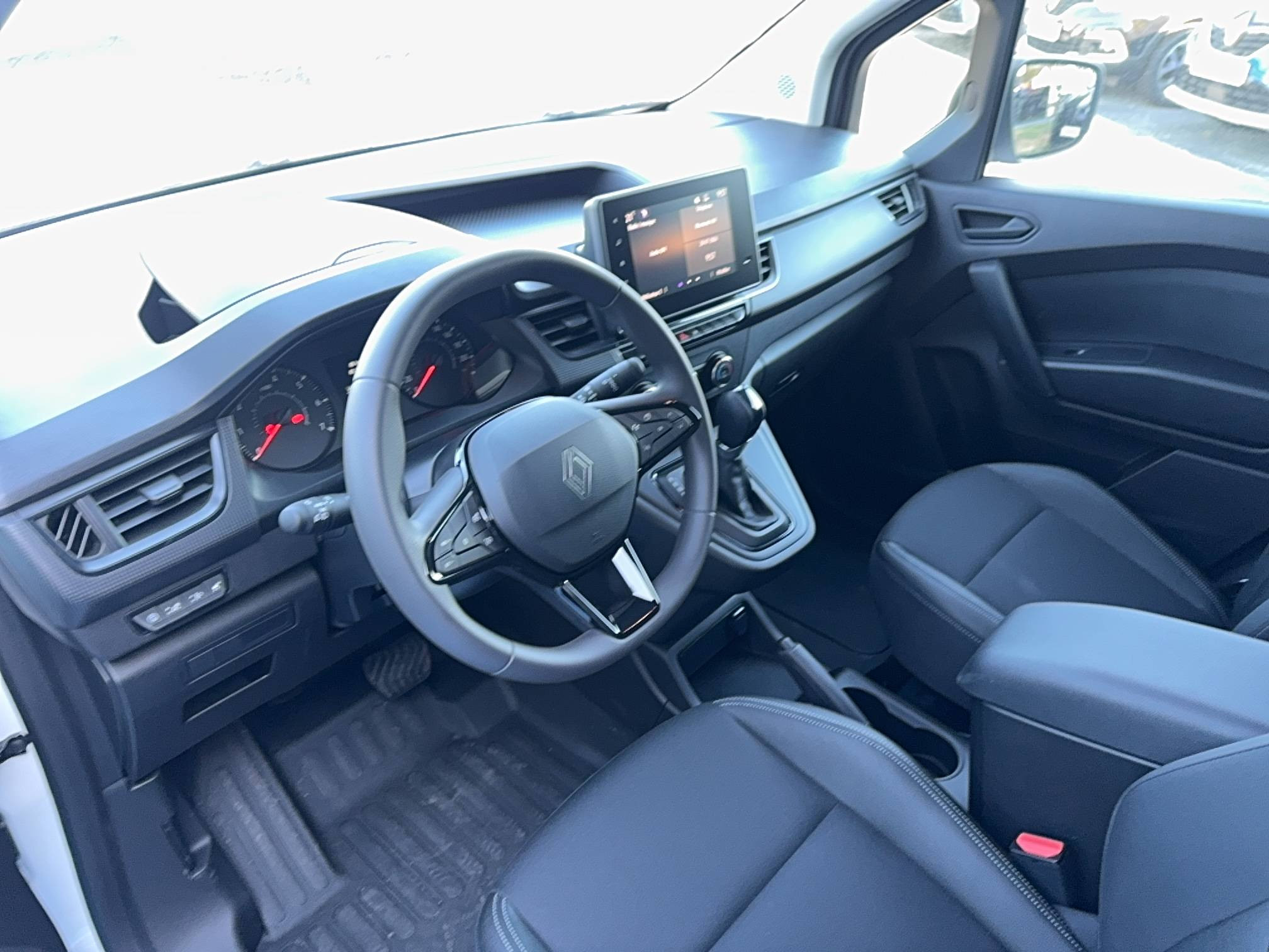 Vente en ligne Renault Kangoo Van  FG TOLE DCI 95 L1 AUTO au prix de 25 000 €
