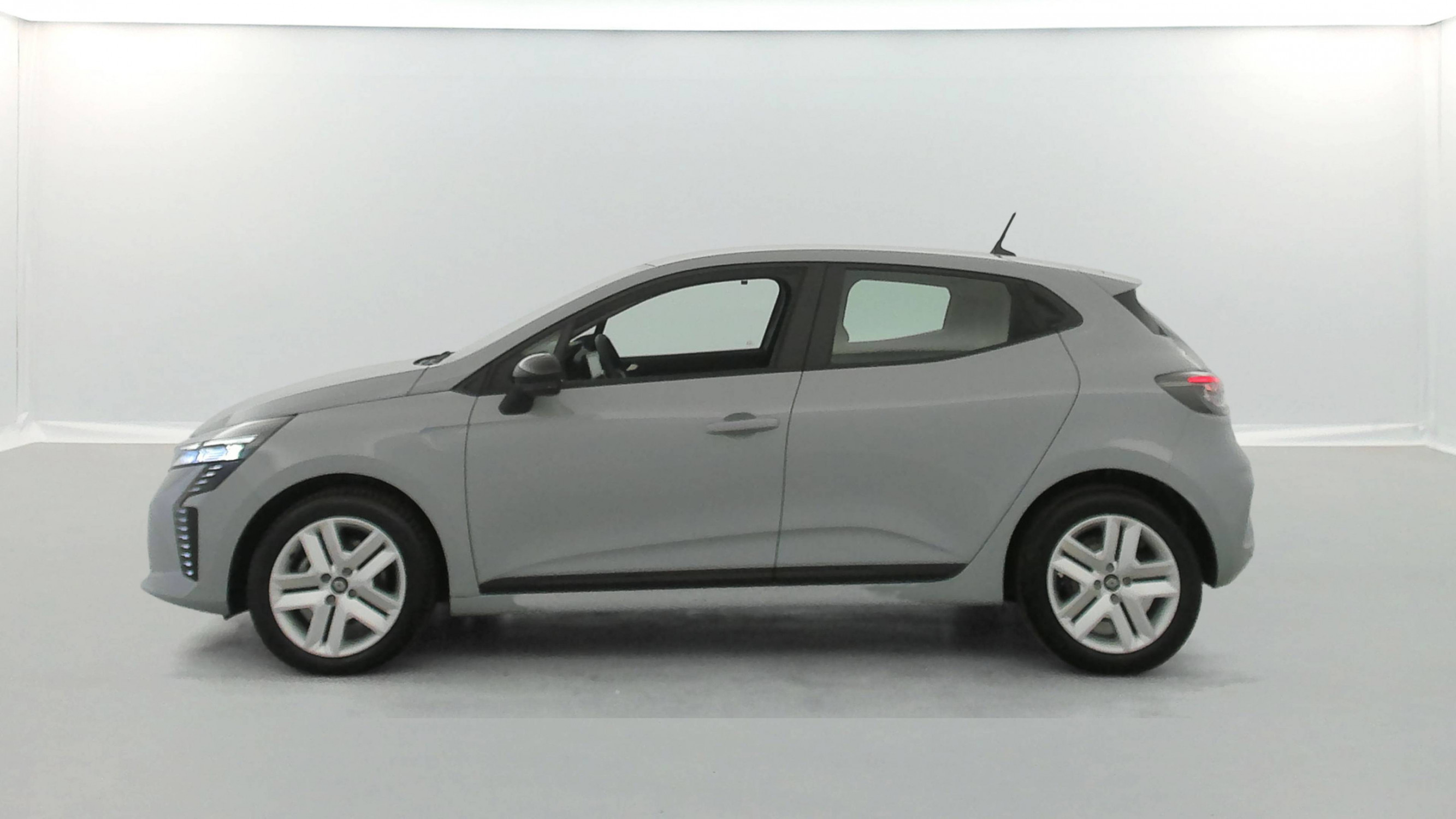 Vente en ligne Renault Clio 5 Clio Blue dCi 100 ch GSR2 au prix de 16 390 €
