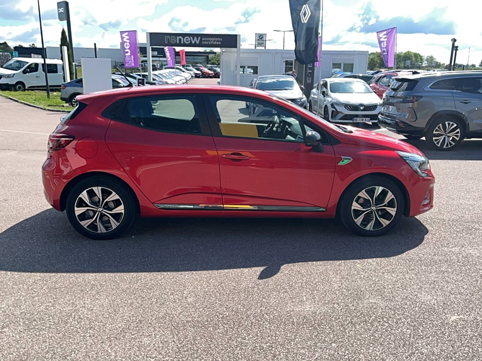 Vente en ligne Renault Clio 5 Clio E-Tech 140 - 21N au prix de 15 991 €