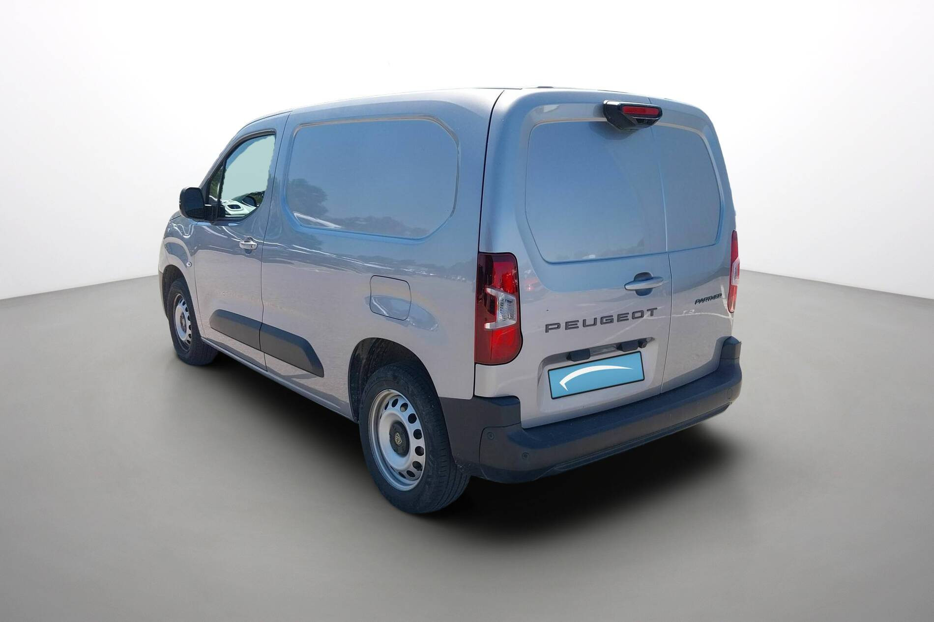 Vente en ligne Peugeot Partner Fourgon  M 650 KG BLUEHDI 130 S&S EAT8 au prix de 18 990 €