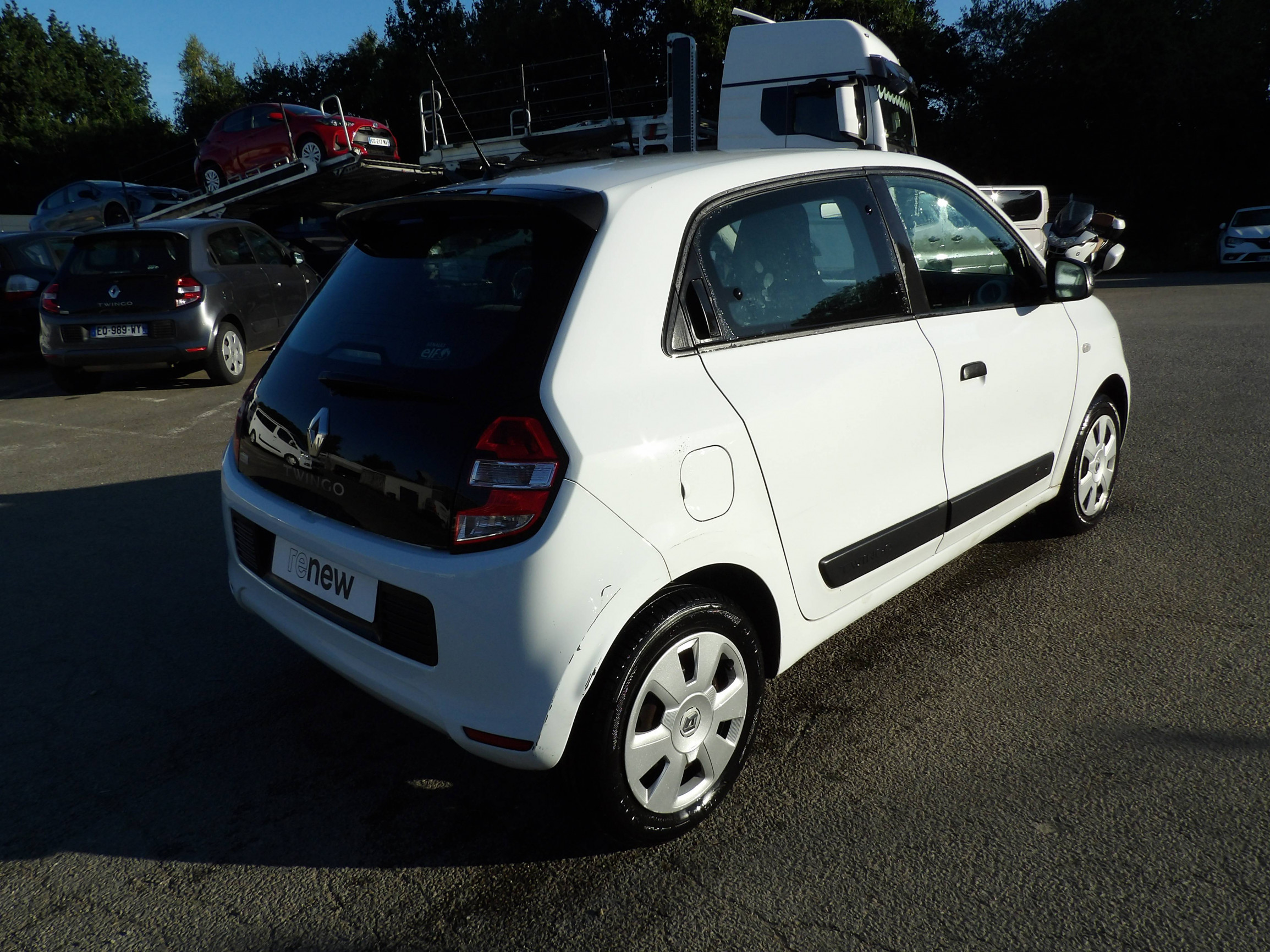 Vente en ligne Renault Twingo 3  1.0 SCe 70 E6C au prix de 7 499 €