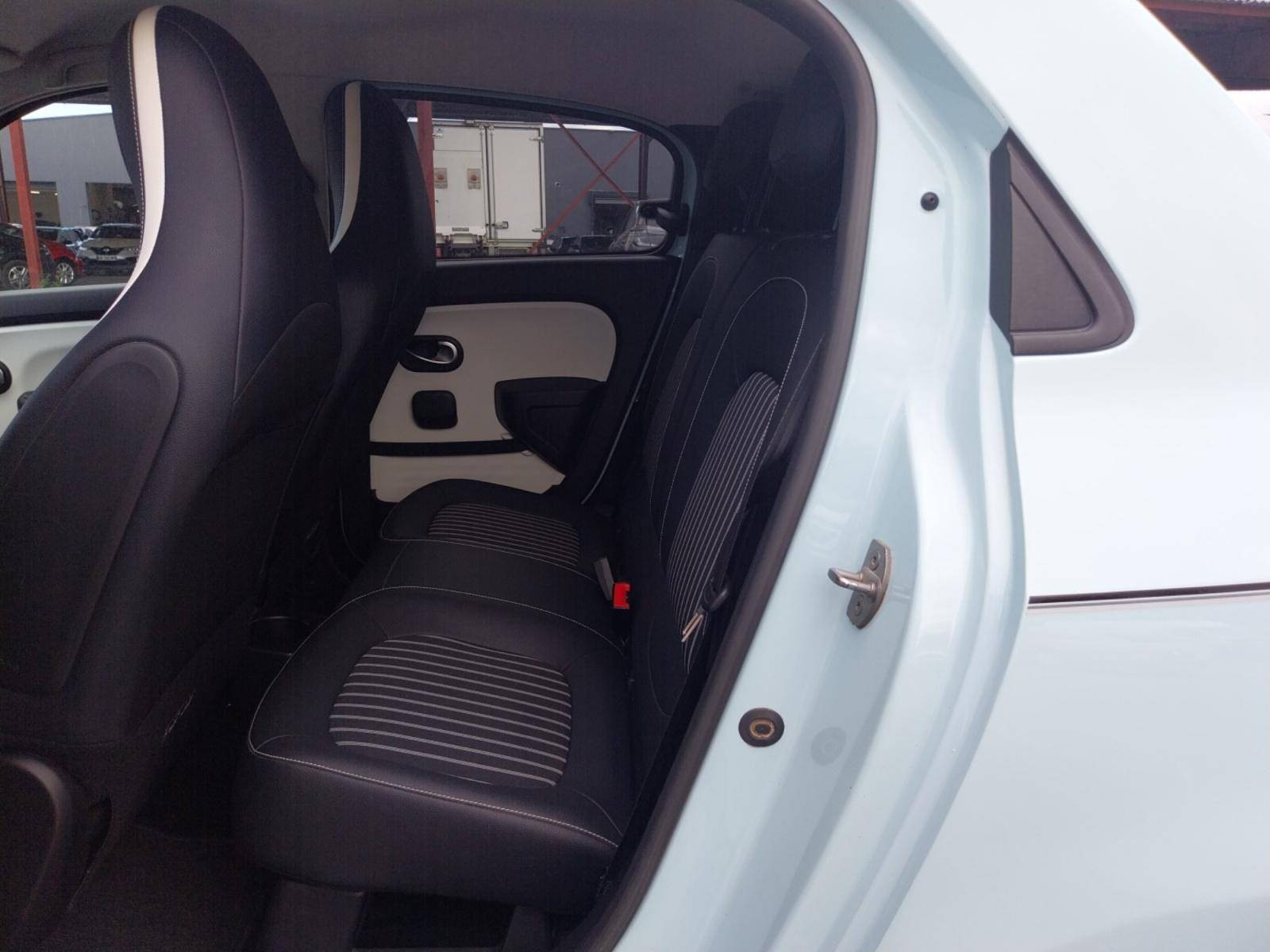 Vente en ligne Renault Twingo Electrique Twingo III E-Tech au prix de 13 900 €