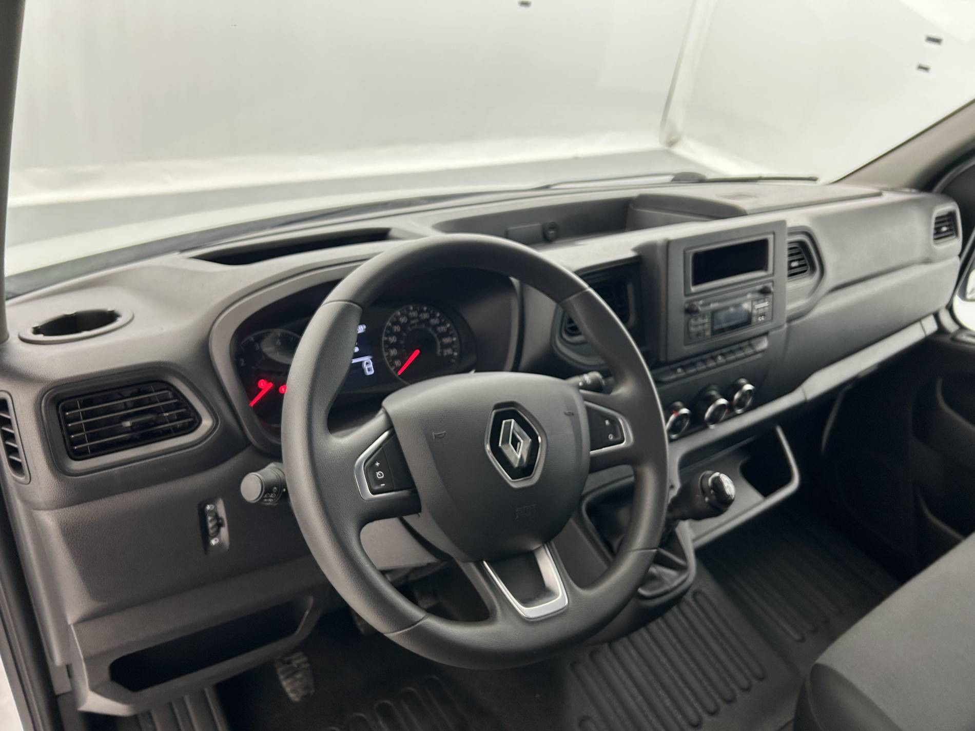 Vente en ligne Renault Master Fourgon MASTER FGN TRAC F3500 L3H3 BLUE DCI 135 au prix de 28 990 €