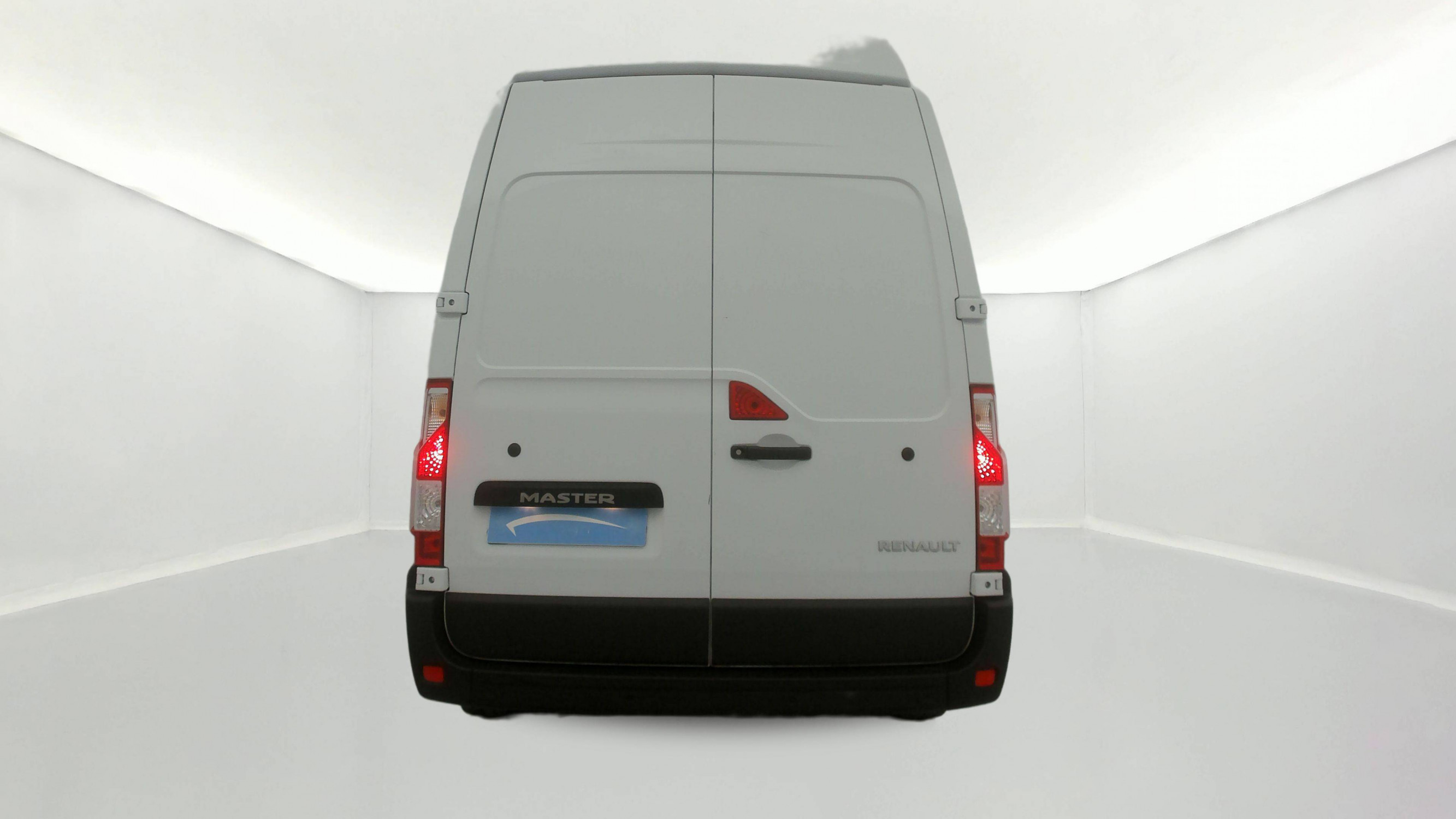 Vente en ligne Renault Master Fourgon MASTER FGN TRAC F3500 L3H3 BLUE DCI 135 au prix de 27 890 €