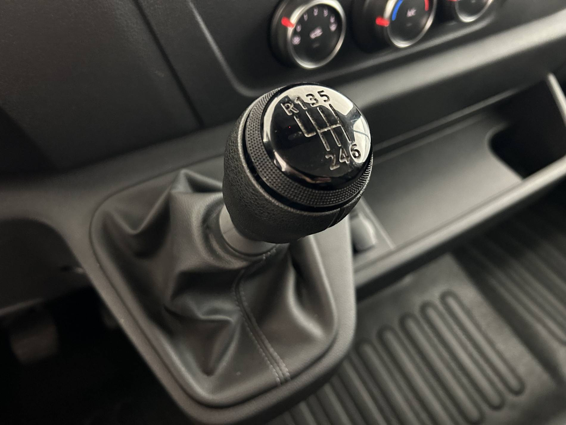 Vente en ligne Renault Master Fourgon MASTER FGN TRAC F3500 L2H2 BLUE DCI 135 au prix de 23 990 €