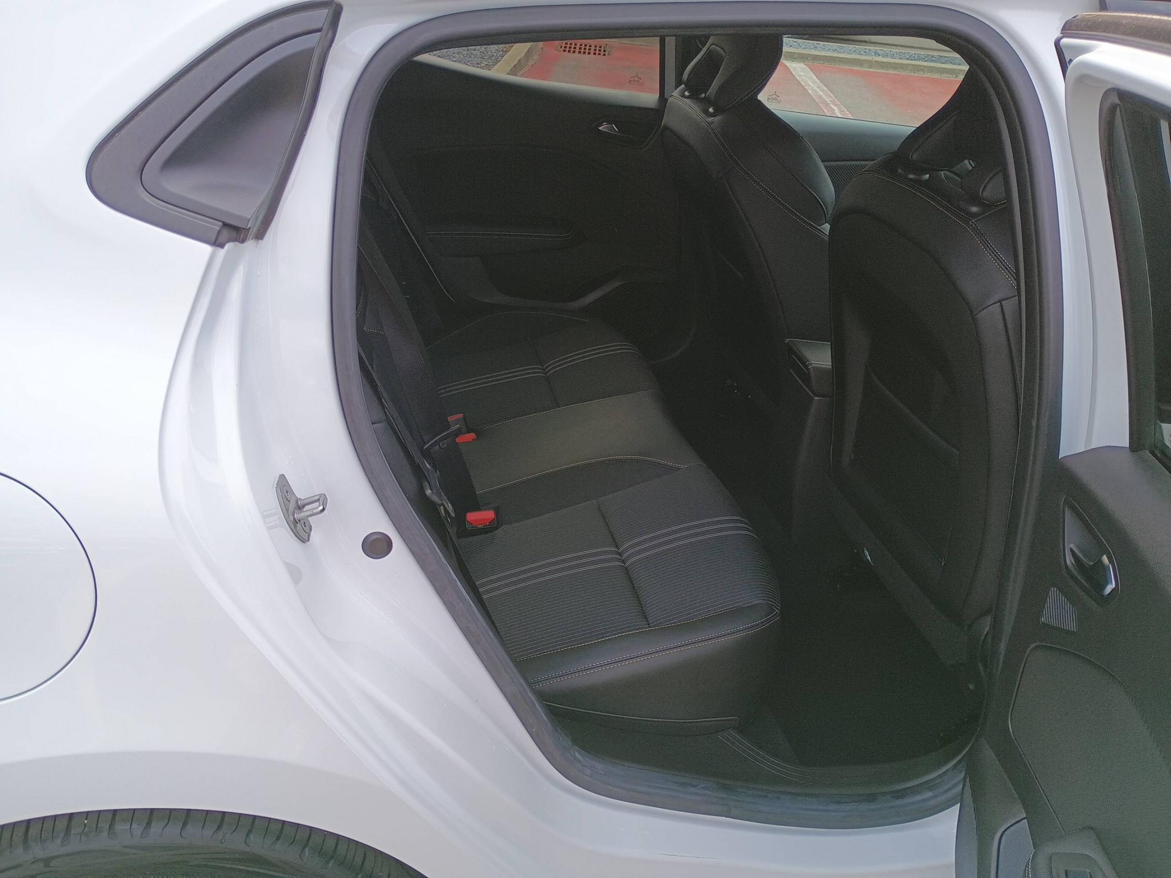 Vente en ligne Renault Clio 5 Clio E-Tech hybride 145 au prix de 20 490 €