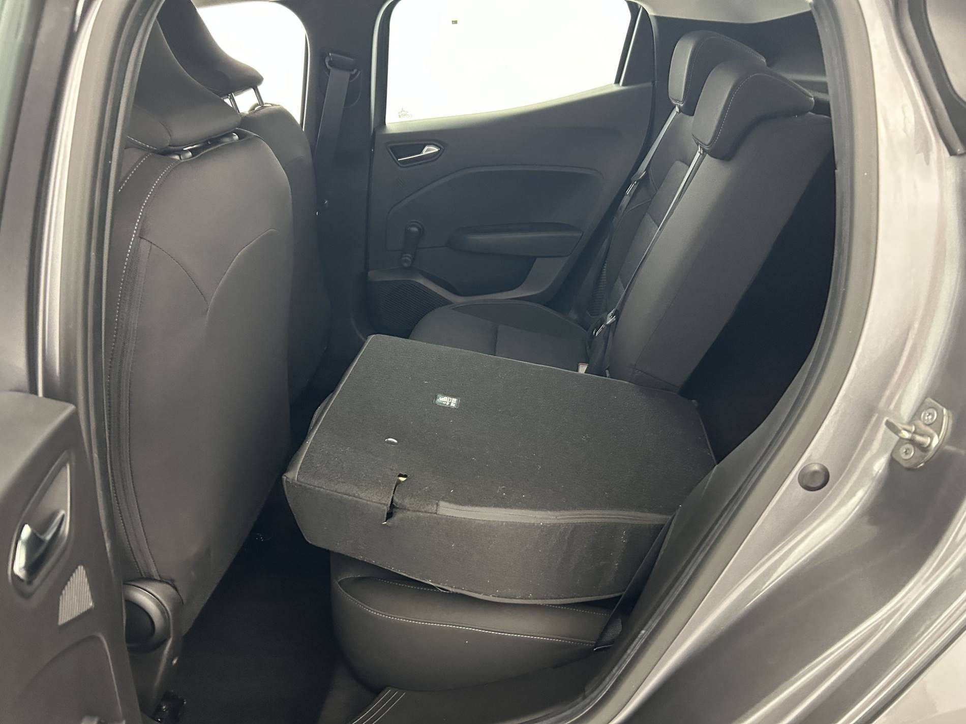 Vente en ligne Renault Clio 5 Clio E-Tech full hybrid 145 au prix de 16 490 €