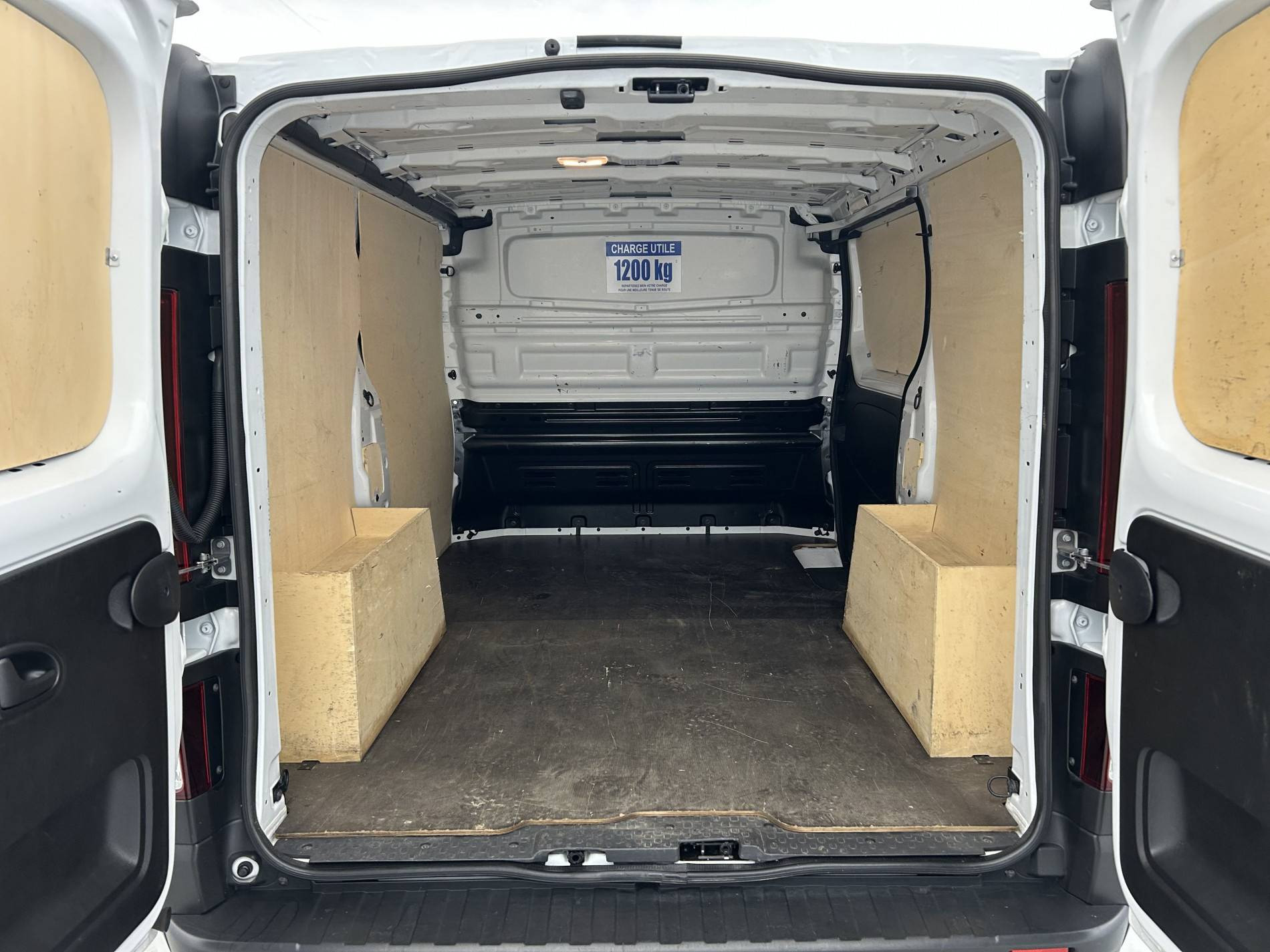 Vente en ligne Renault Trafic 3 Fourgon TRAFIC FGN L1H1 3T BLUE DCI 130 GSR2 au prix de 24 490 €