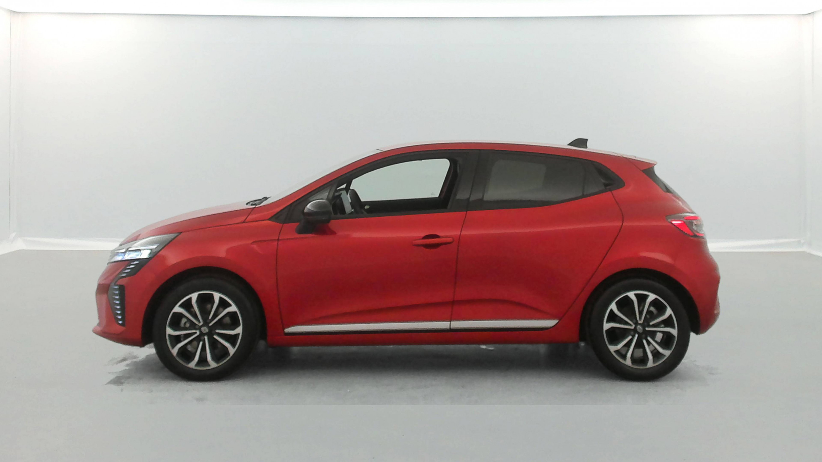Vente en ligne Renault Clio 5 Clio E-Tech full hybrid 145 ch GSR2 au prix de 20 990 €