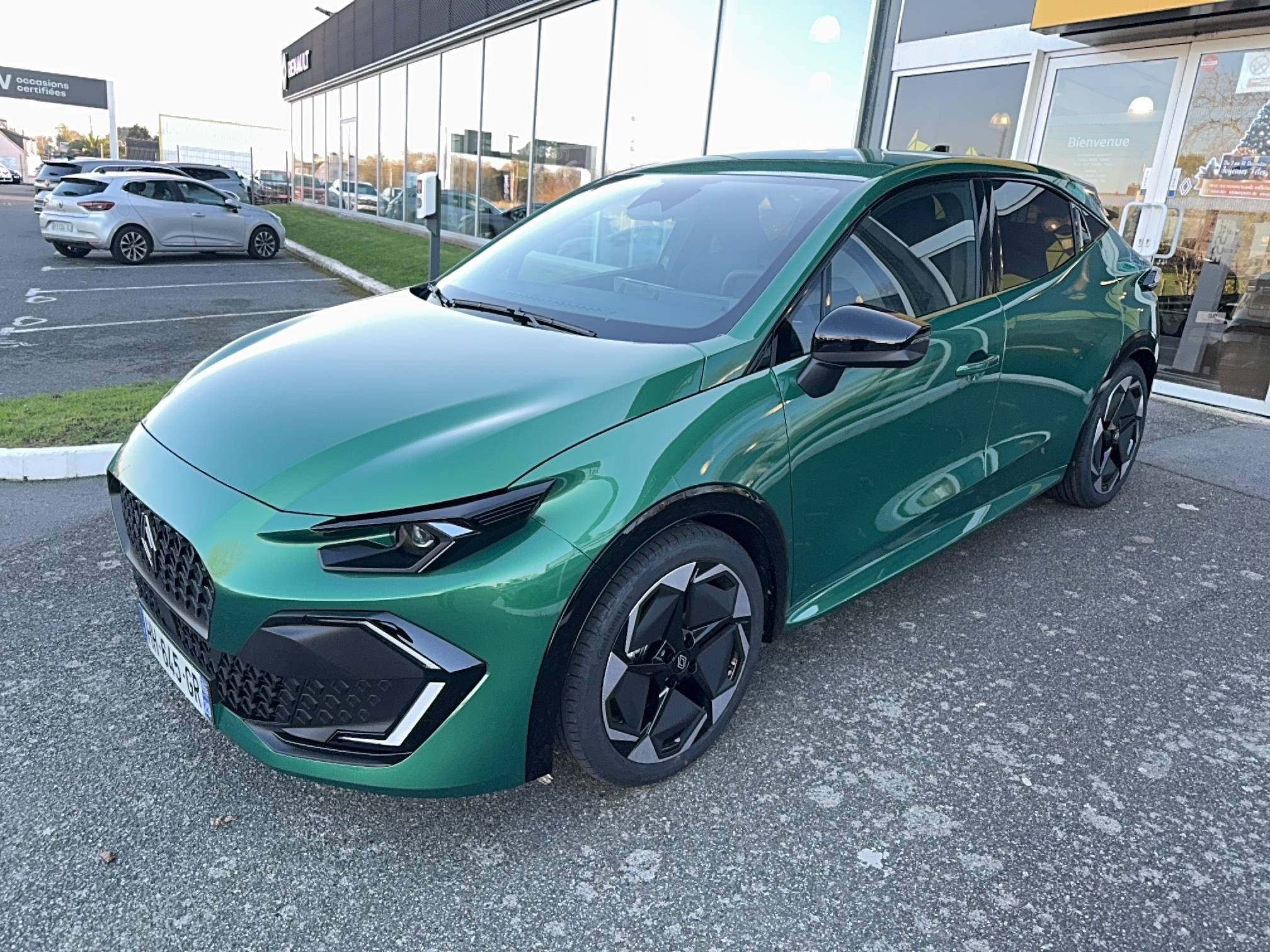 Renault Clio 6 Clio E-Tech full hybrid 160 ch occasion de 2025 en vente à Concarneau