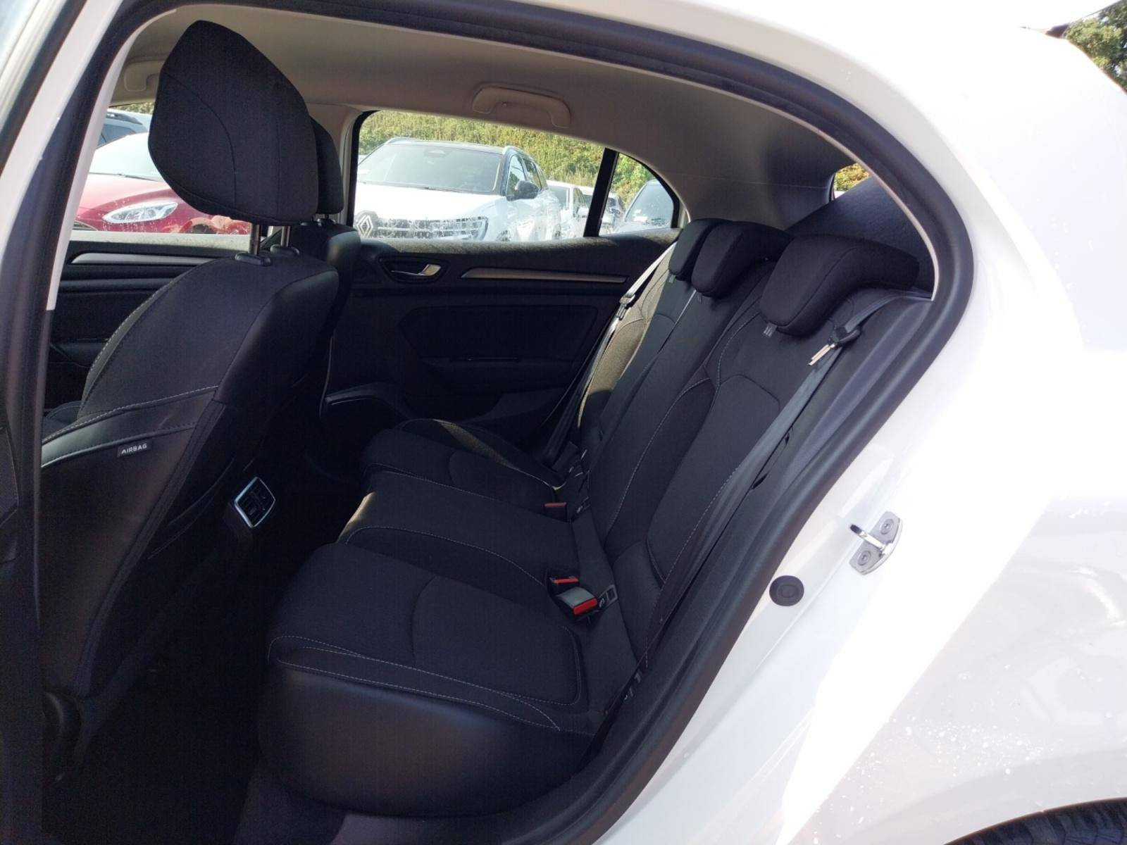 Vente en ligne Renault Megane 4 Mégane IV Berline Blue dCi 115 - 21N au prix de 14 990 €