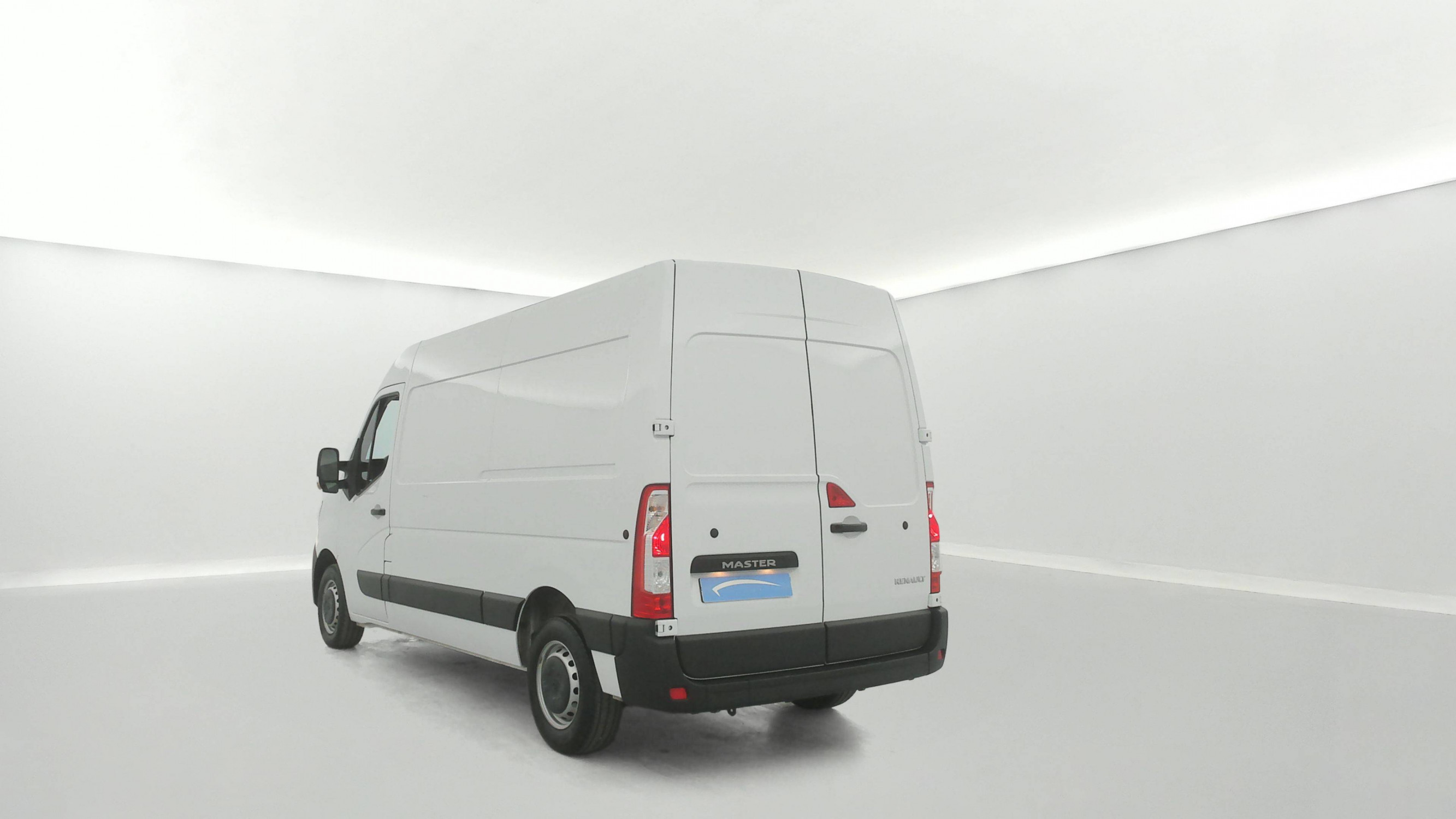 Vente en ligne Renault Master Fourgon MASTER FGN TRAC F3500 L2H2 BLUE DCI 135 au prix de 25 790 €