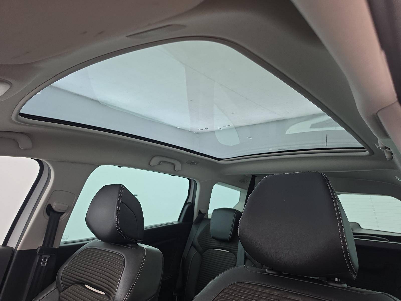 Vente en ligne Renault Grand Scenic 4 Grand Scenic TCe 160 FAP EDC au prix de 16 990 €