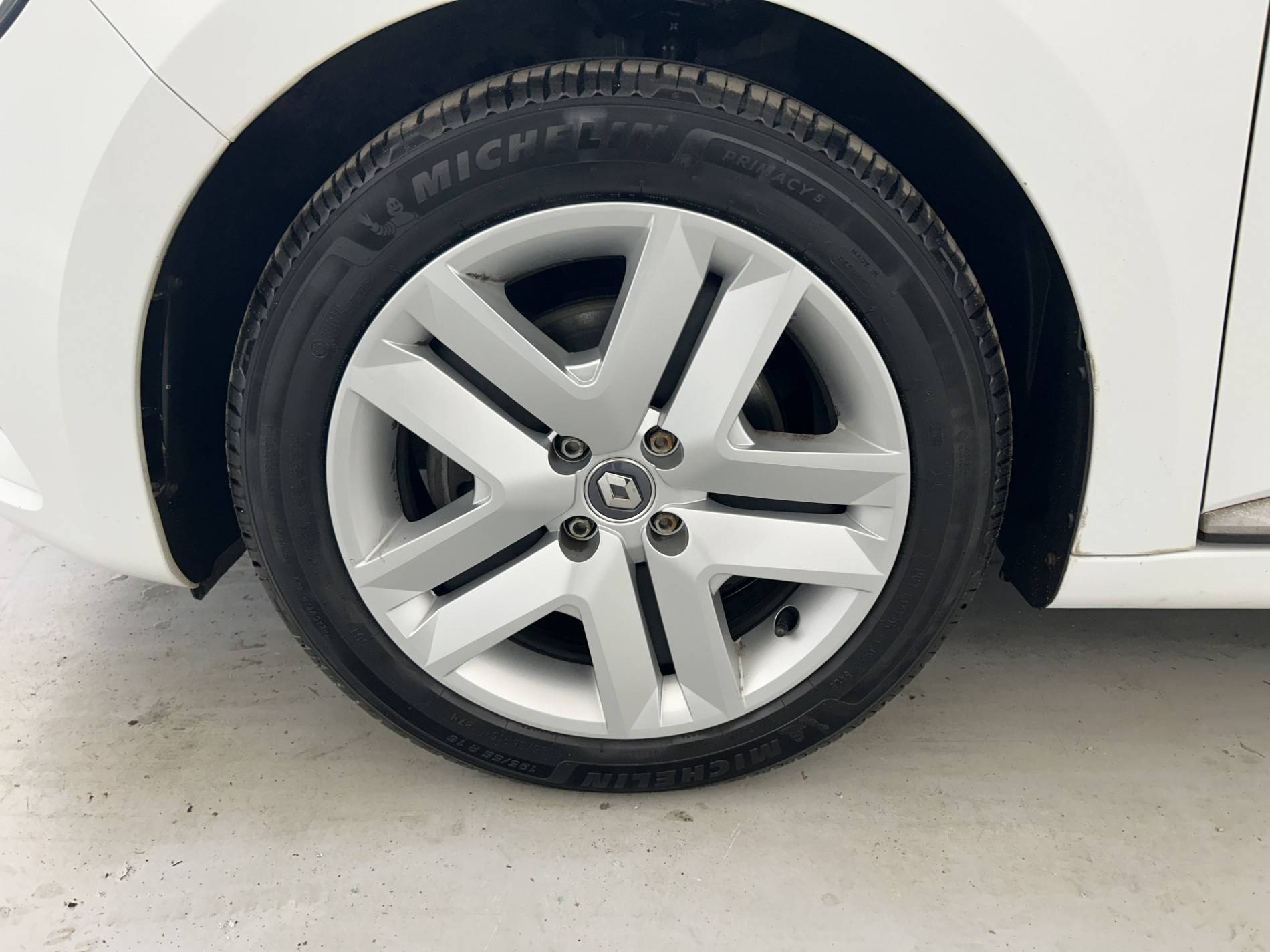 Vente en ligne Renault Clio 5 CLIO SOCIETE BLUE DCI 85 au prix de 11 790 €