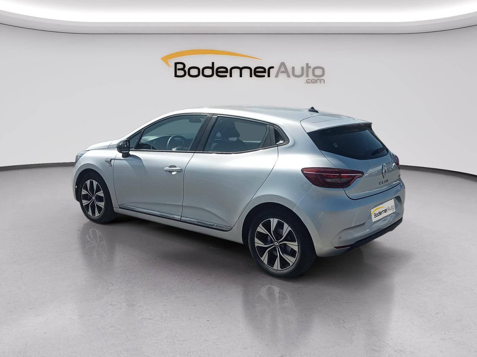 Vente en ligne Renault Clio 5 Clio E-Tech 140 - 21N au prix de 16 490 €