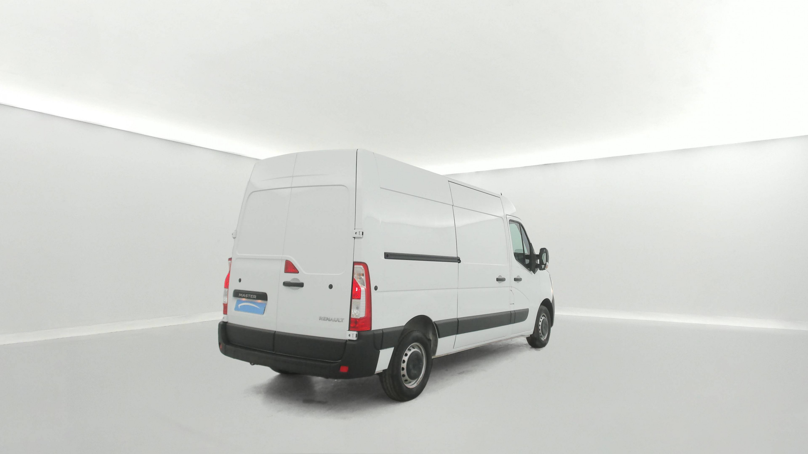 Vente en ligne Renault Master Fourgon MASTER FGN TRAC F3500 L2H2 BLUE DCI 135 au prix de 26 999 €