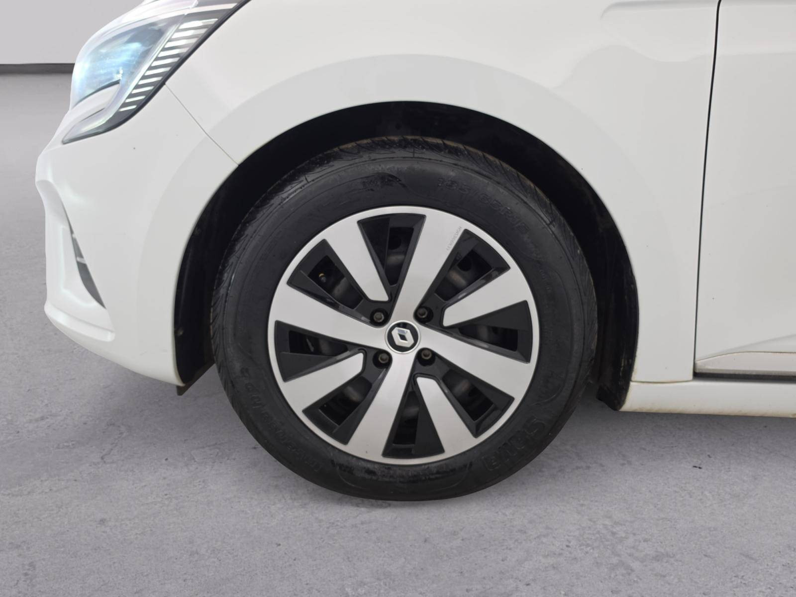 Vente en ligne Renault Clio 5 Clio TCe 90 au prix de 13 999 €