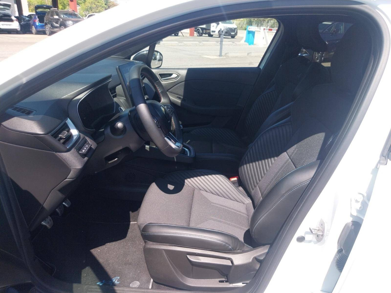 Vente en ligne Renault Clio 5 Clio TCe 90 au prix de 18 990 €