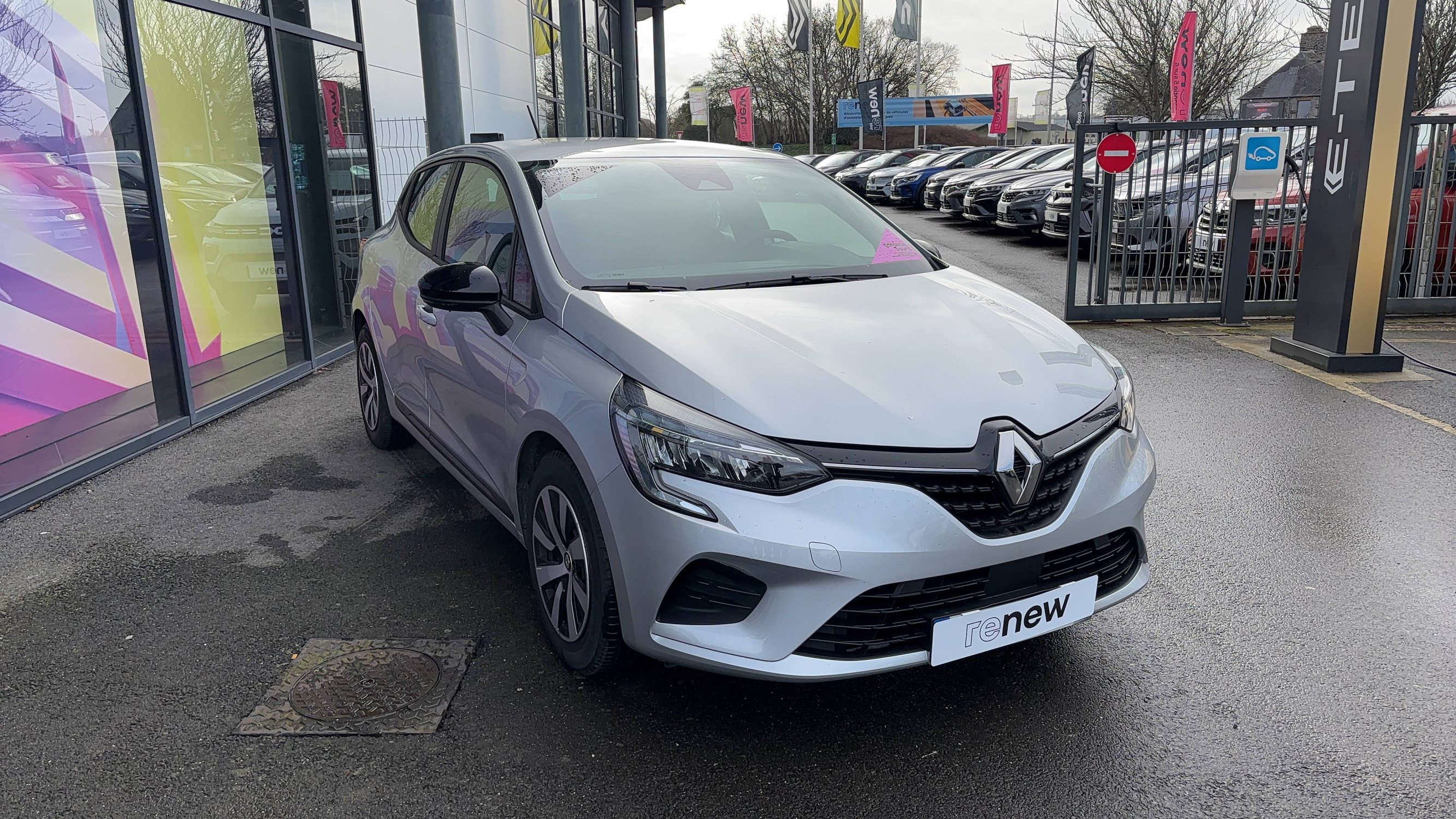 Vente en ligne Renault Clio 5 Clio TCe 90 au prix de 14 790 €