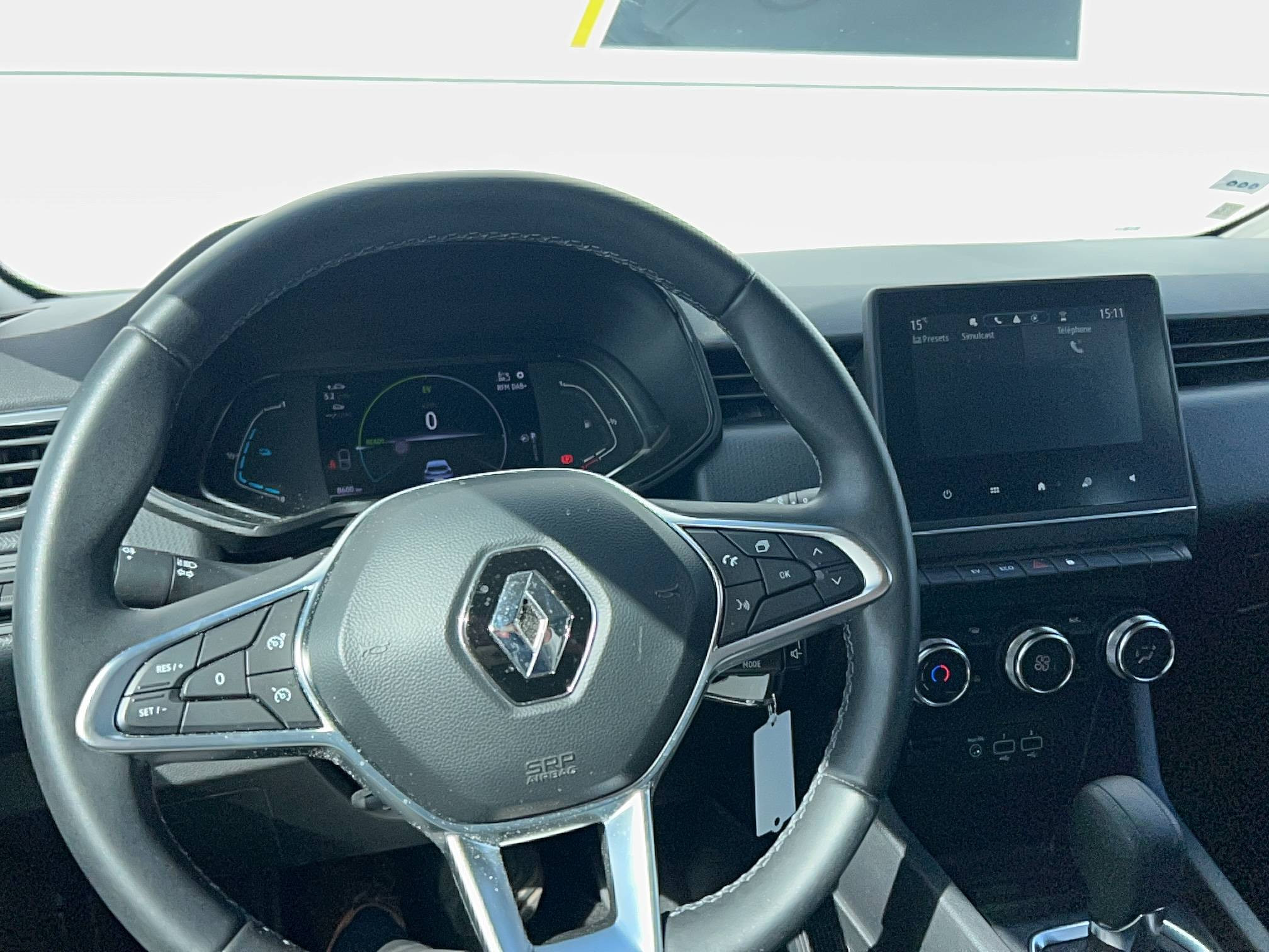 Vente en ligne Renault Clio 5 Clio E-Tech full hybrid 145 au prix de 17 990 €