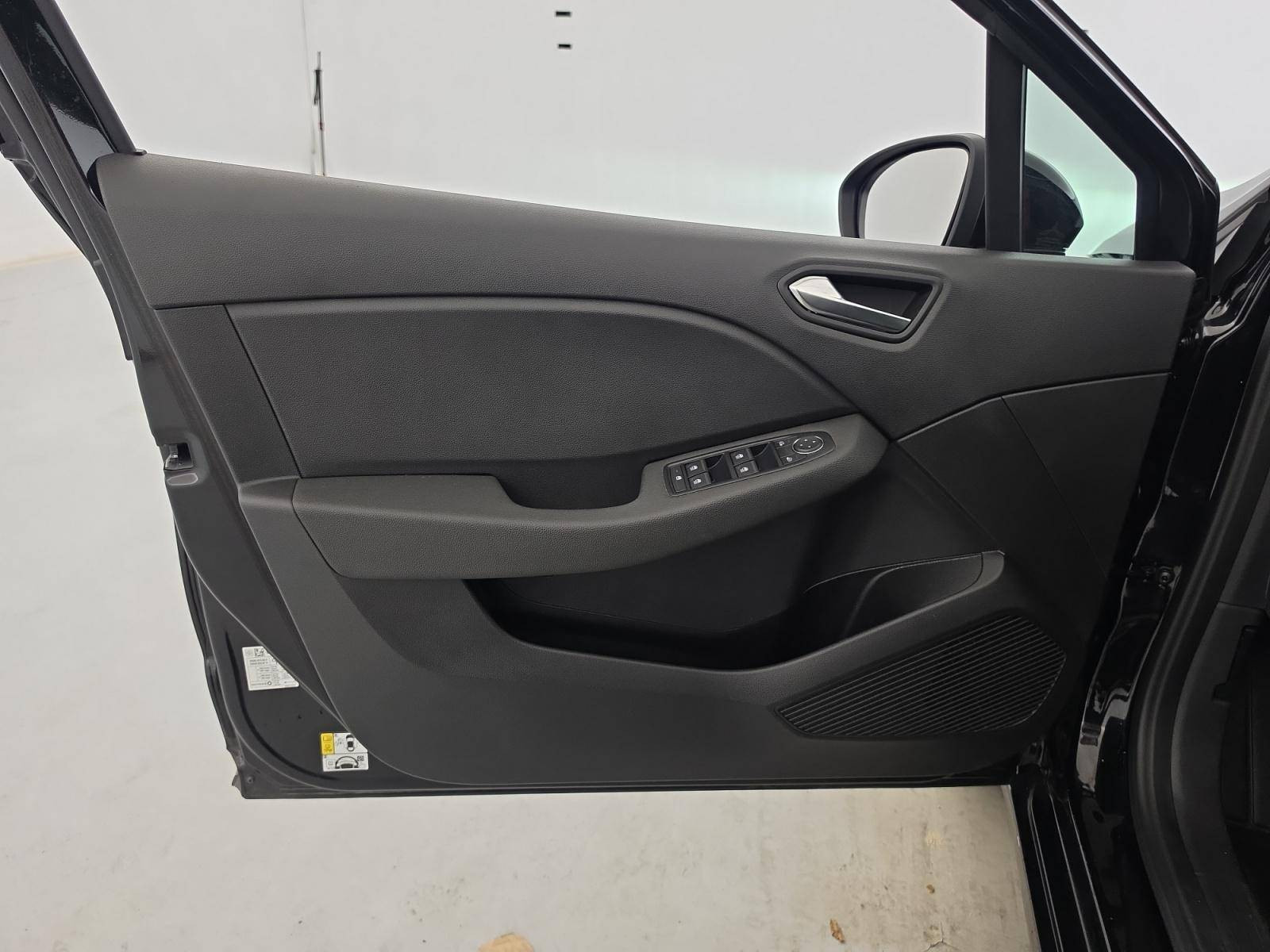 Vente en ligne Renault Clio 5 Clio E-Tech full hybrid 145 au prix de 16 990 €