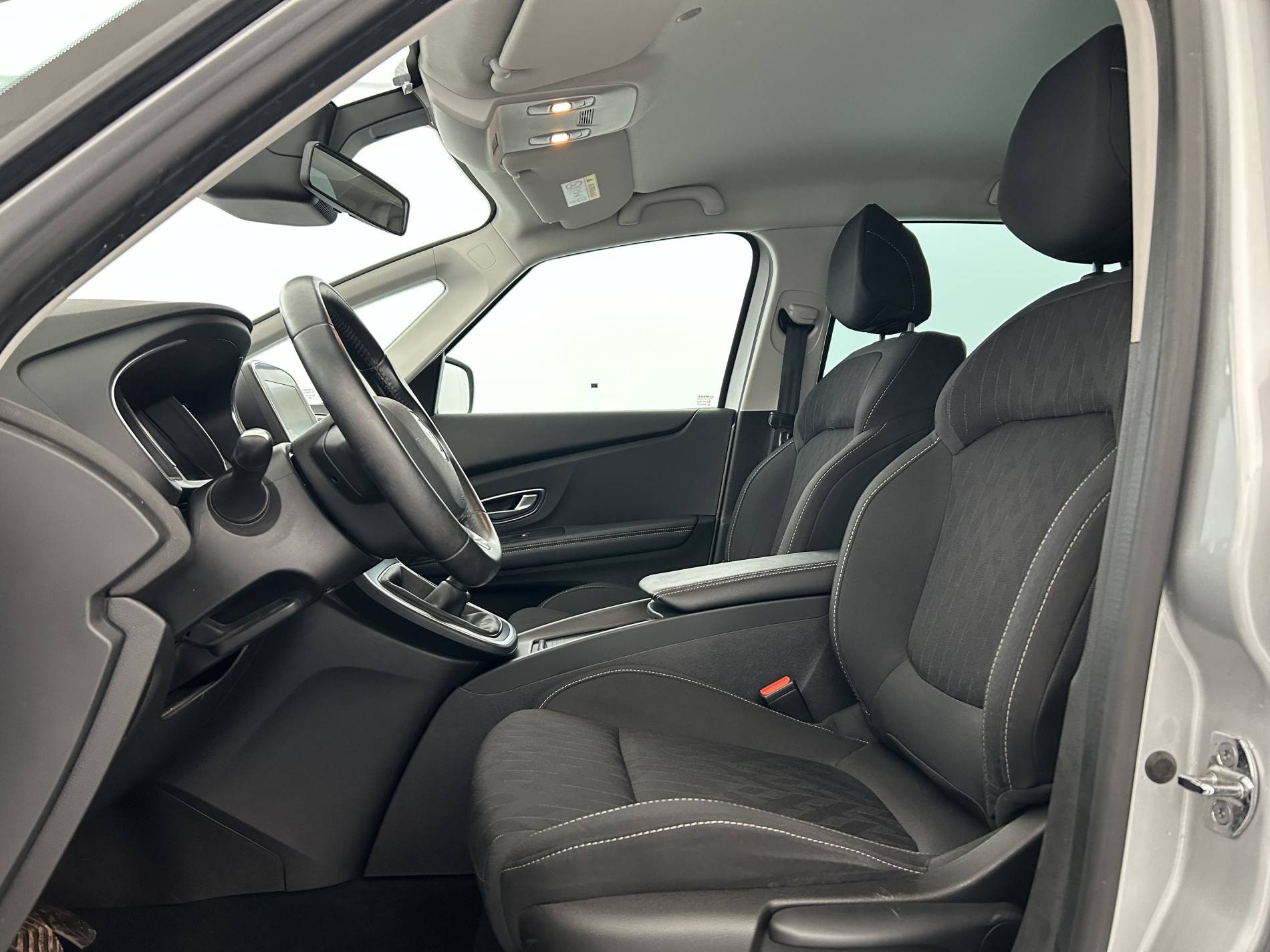 Vente en ligne Renault Scenic 4 Scenic TCe 115 FAP au prix de 13 390 €