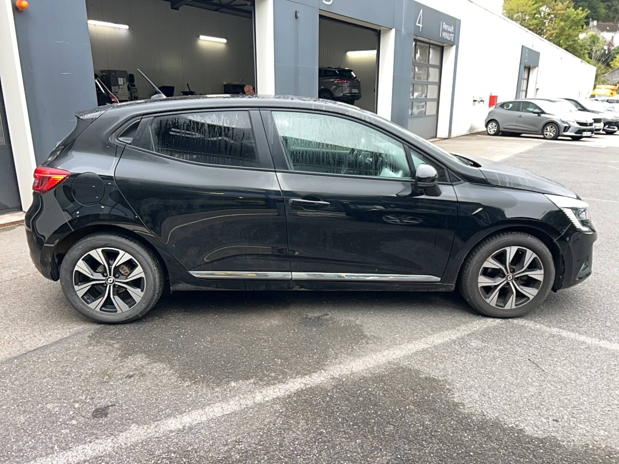 Vente en ligne Renault Clio 5 Clio SCe 65 au prix de 12 990 €