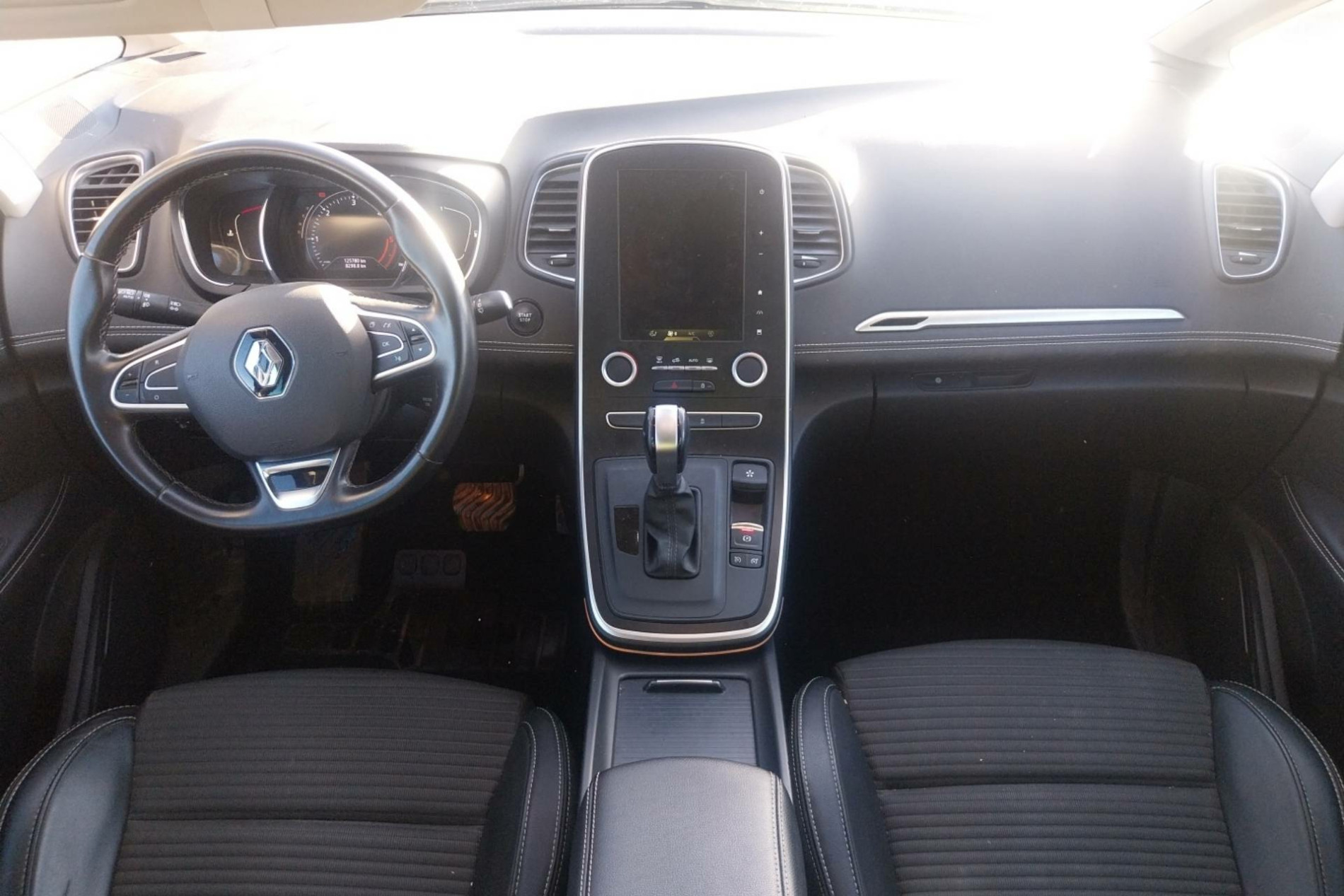 Vente en ligne Renault Scenic 4 Scenic dCi 110 Energy EDC au prix de 12 990 €
