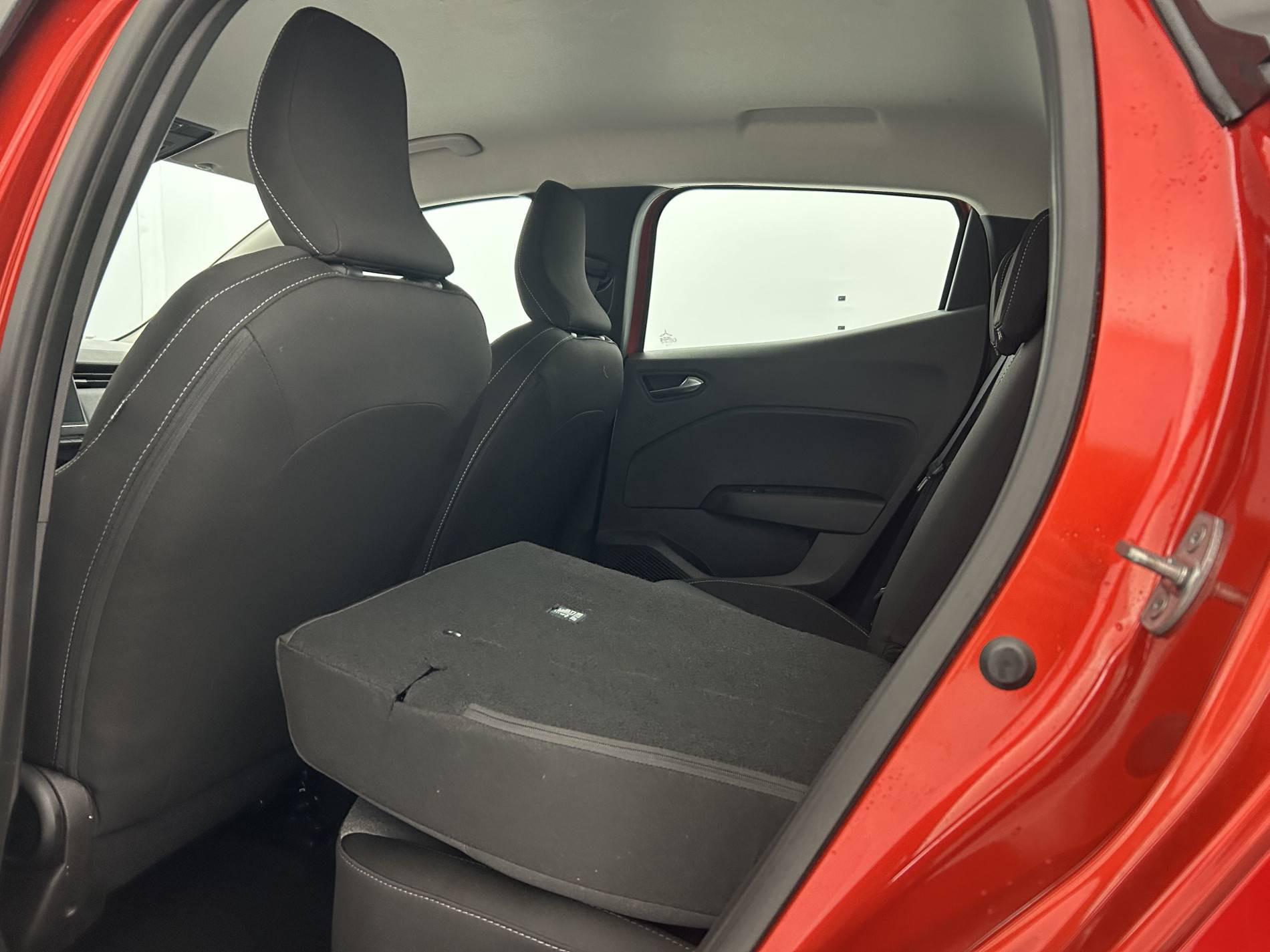 Vente en ligne Renault Clio 5 Clio E-Tech full hybrid 145 ch GSR2 au prix de 20 000 €