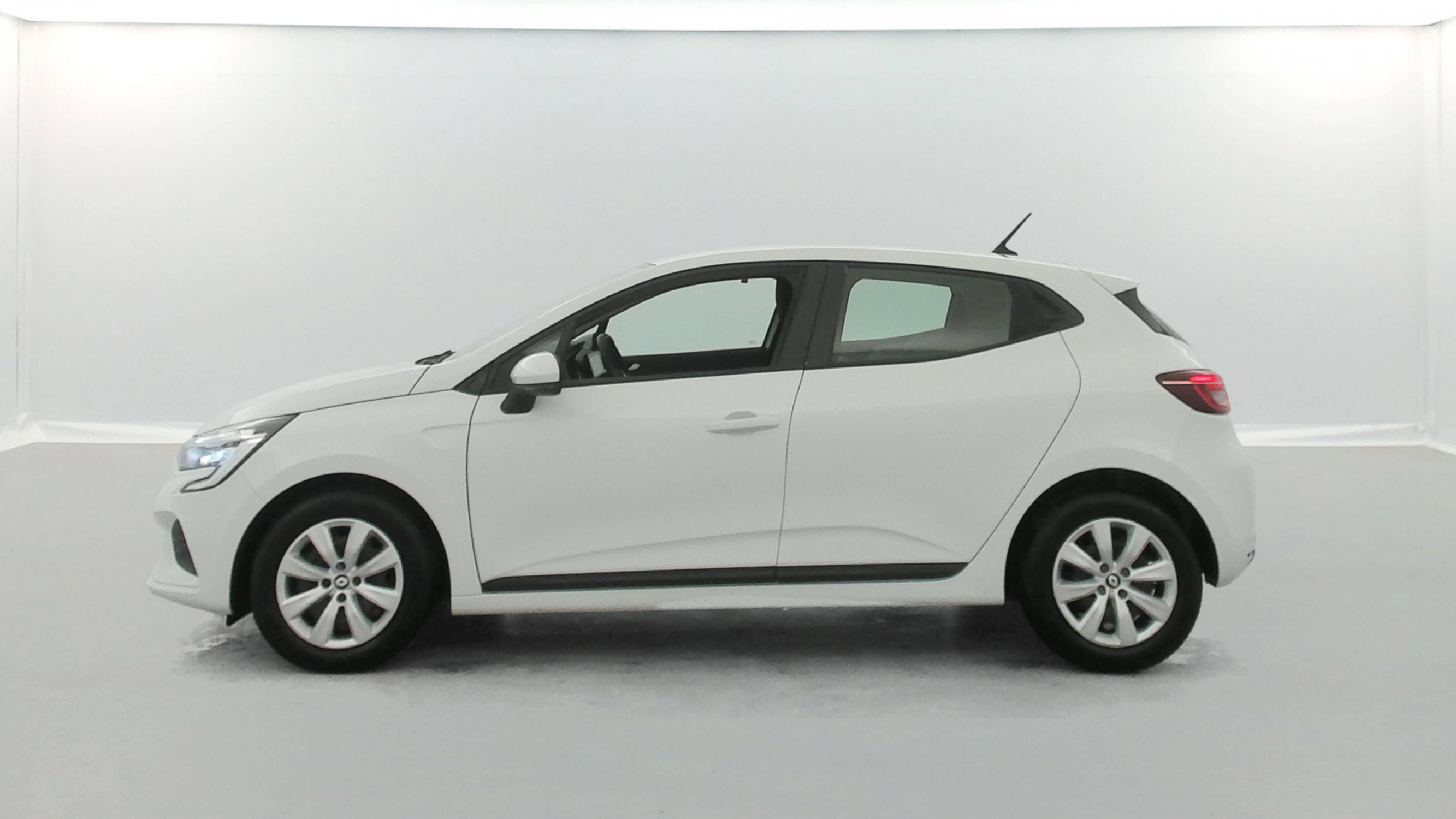 Vente en ligne Renault Clio 5 CLIO SOCIETE BLUE DCI 85 au prix de 10 490 €