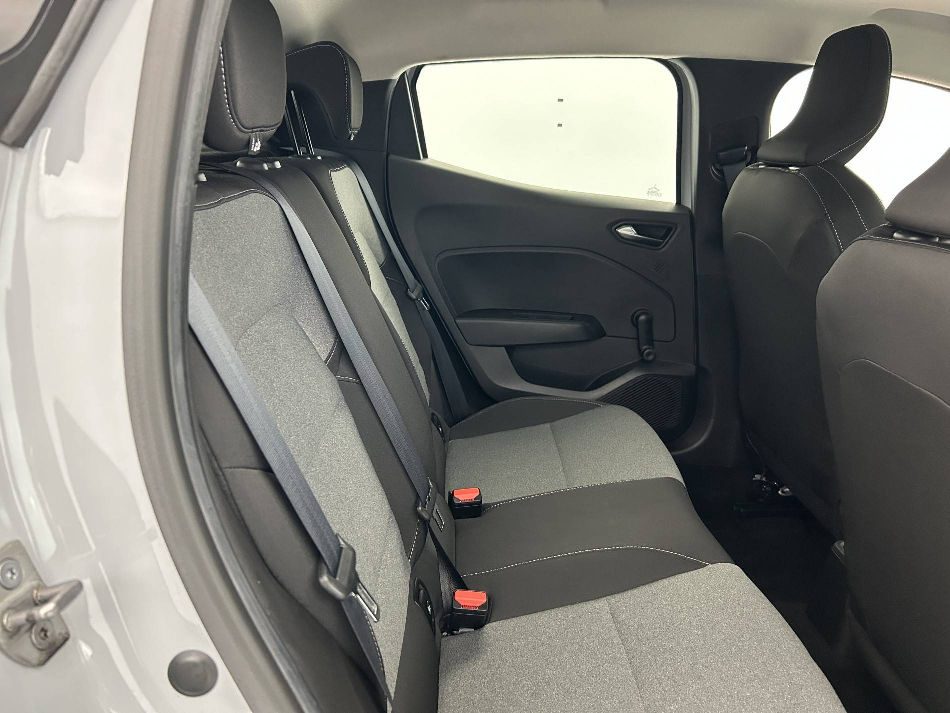 Vente en ligne Renault Clio 5 Clio dCi 100 au prix de 15 390 €