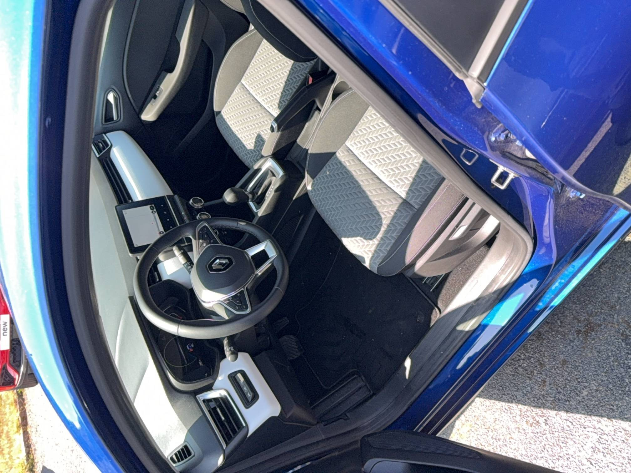 Vente en ligne Renault Clio 5 Clio E-Tech full hybrid 145 au prix de 15 990 €