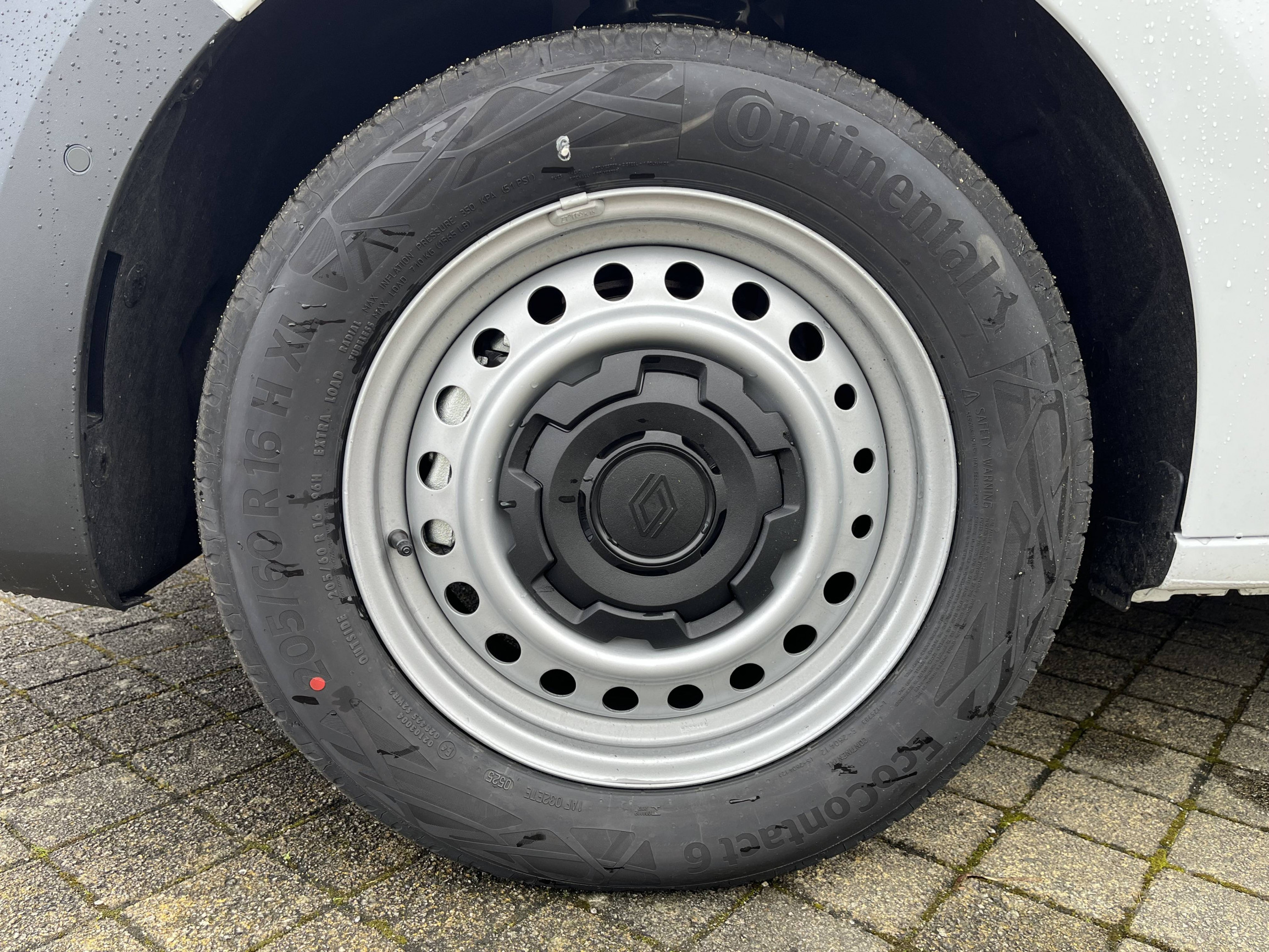 Vente en ligne Renault Kangoo Van E-Tech  FG TOLE L1 AC22/DC80 GSR2 au prix de 30 990 €