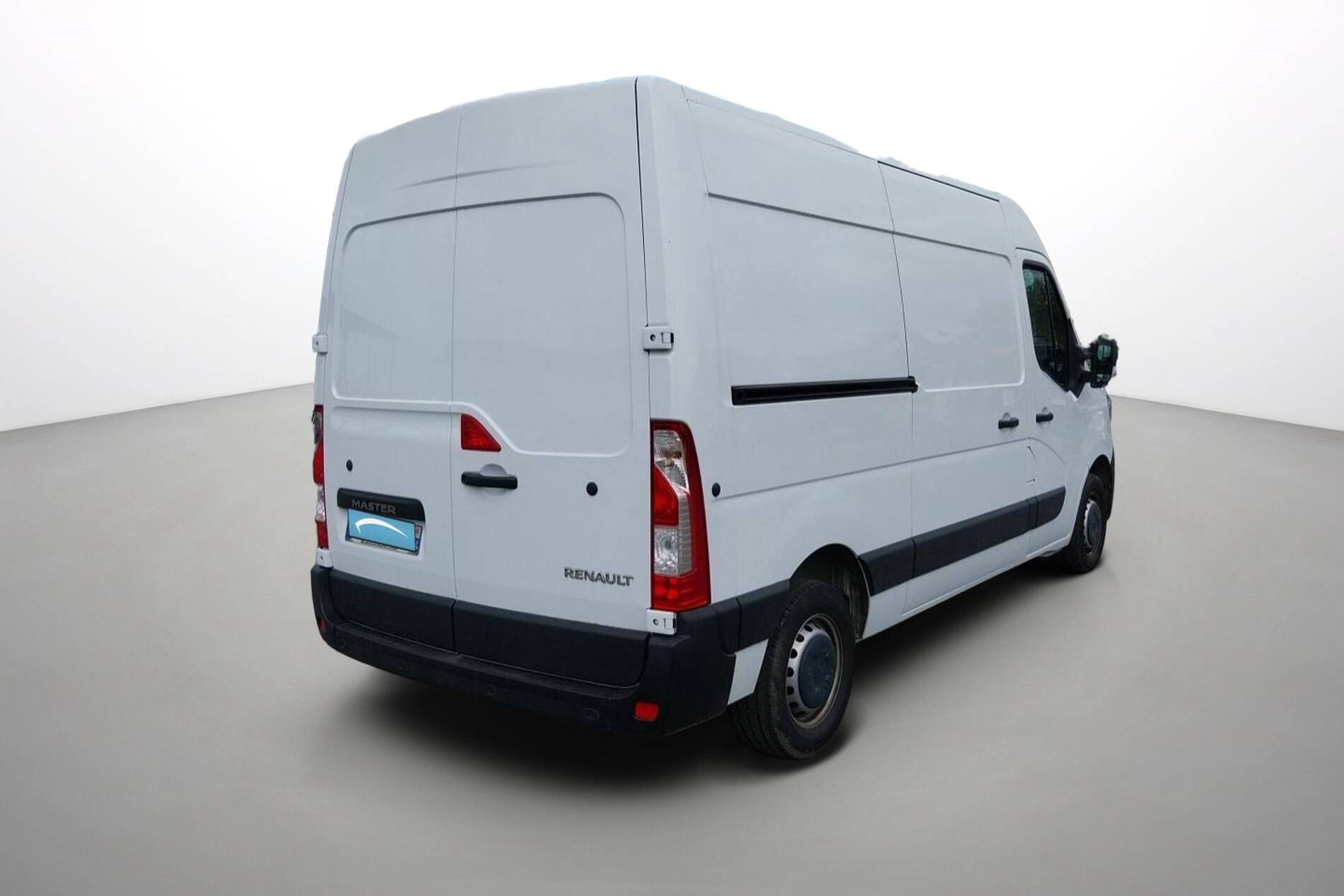 Vente en ligne Renault Master Fourgon MASTER FGN TRAC F3500 L2H2 BLUE DCI 135 au prix de 23 490 €