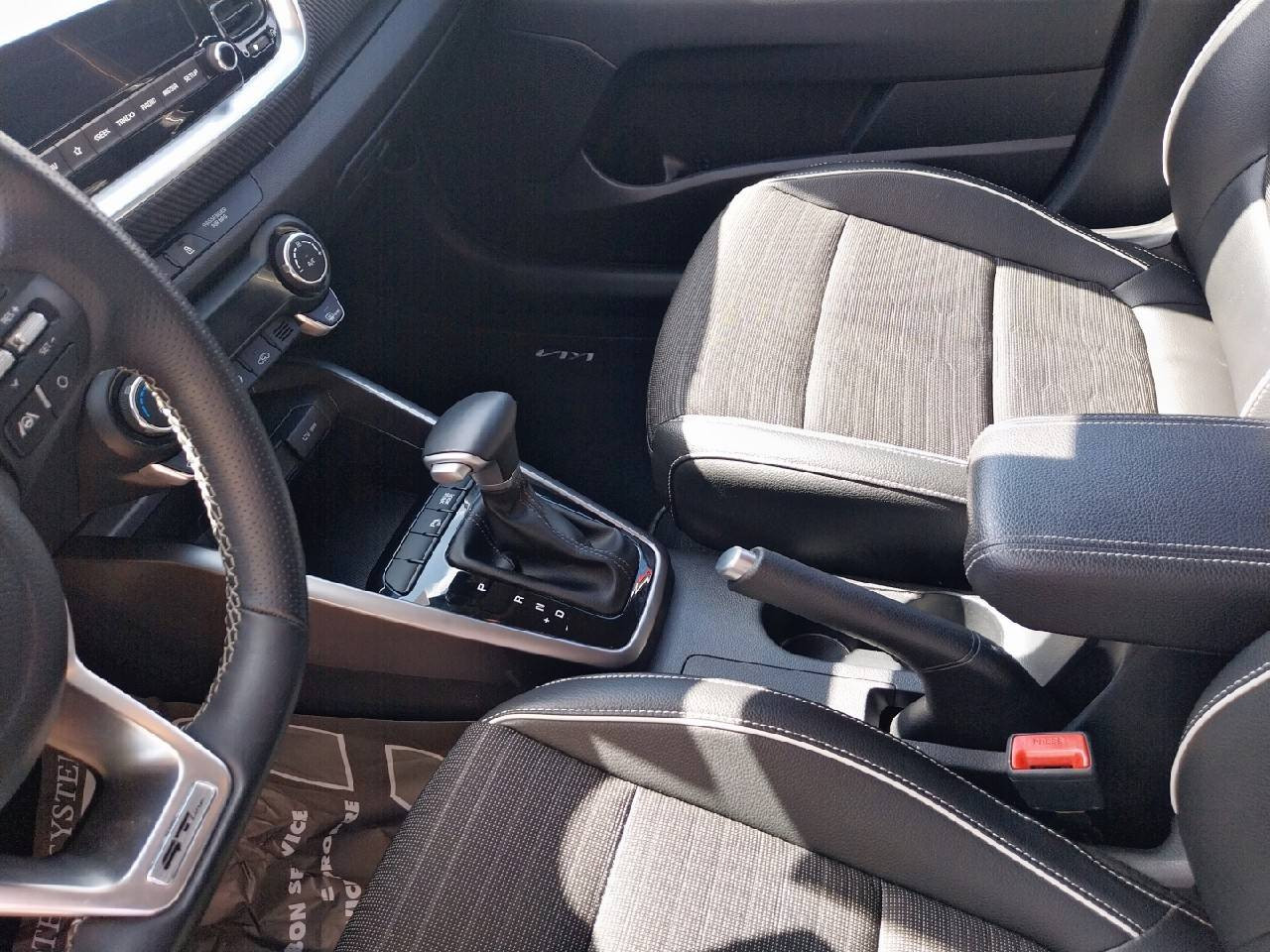 Vente en ligne Kia Stonic  1.0 T-GDi 120 ch MHEV DCT7 au prix de 19 380 €