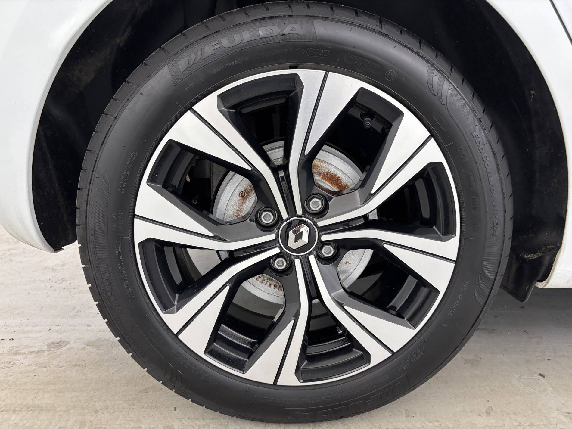 Vente en ligne Renault Clio 5 Clio E-Tech 140 - 21 au prix de 14 890 €