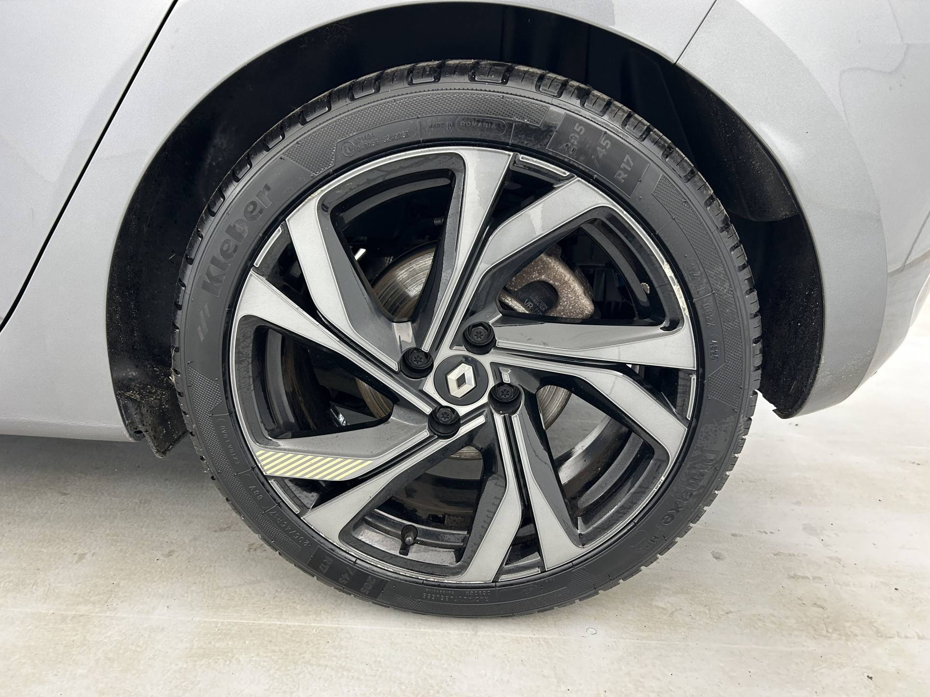 Vente en ligne Renault Clio 5 Clio E-Tech hybride 145 au prix de 19 609 €