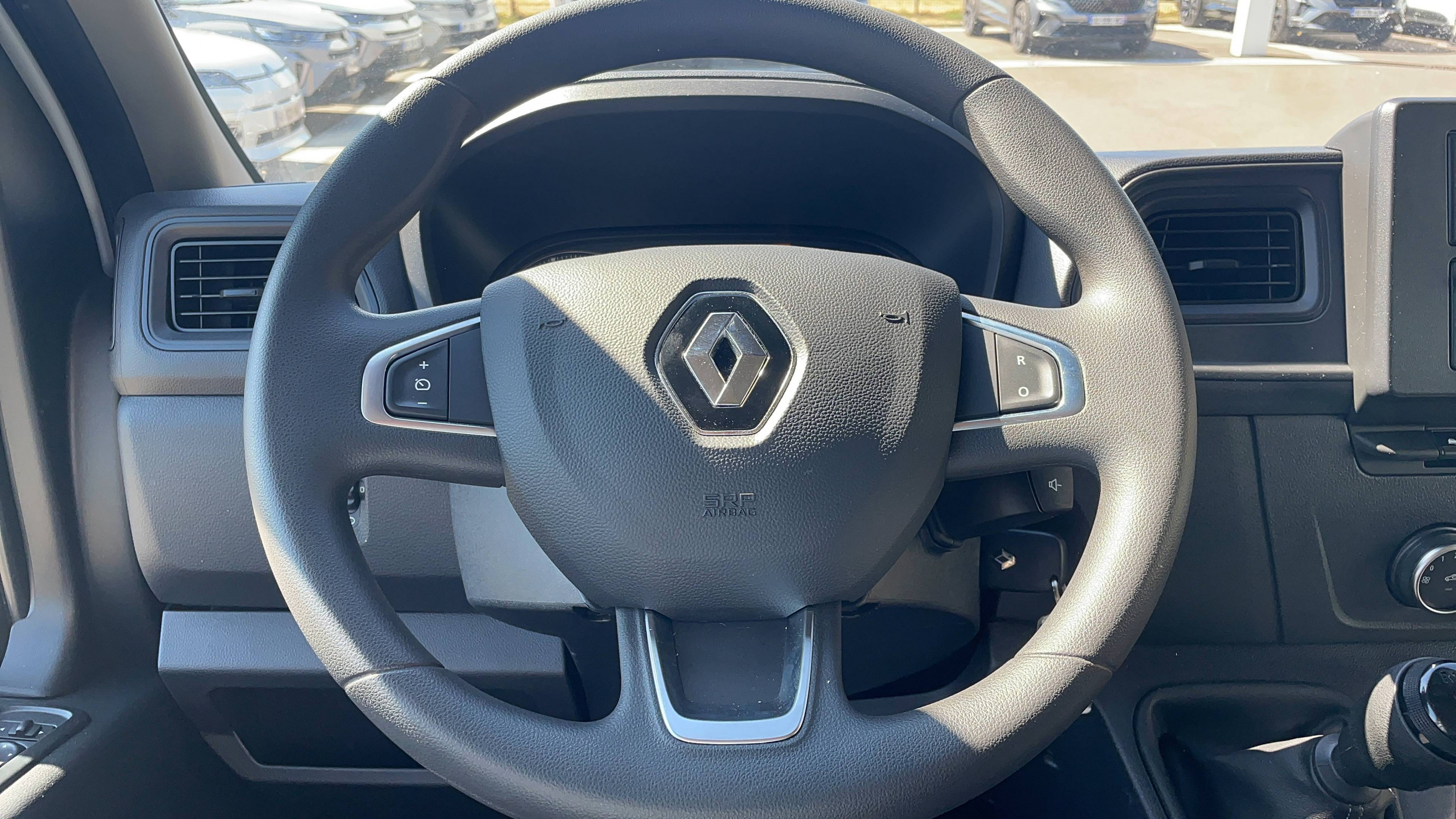Vente en ligne Renault Master Fourgon MASTER FGN TRAC F3500 L3H3 BLUE DCI 135 au prix de 25 700 €
