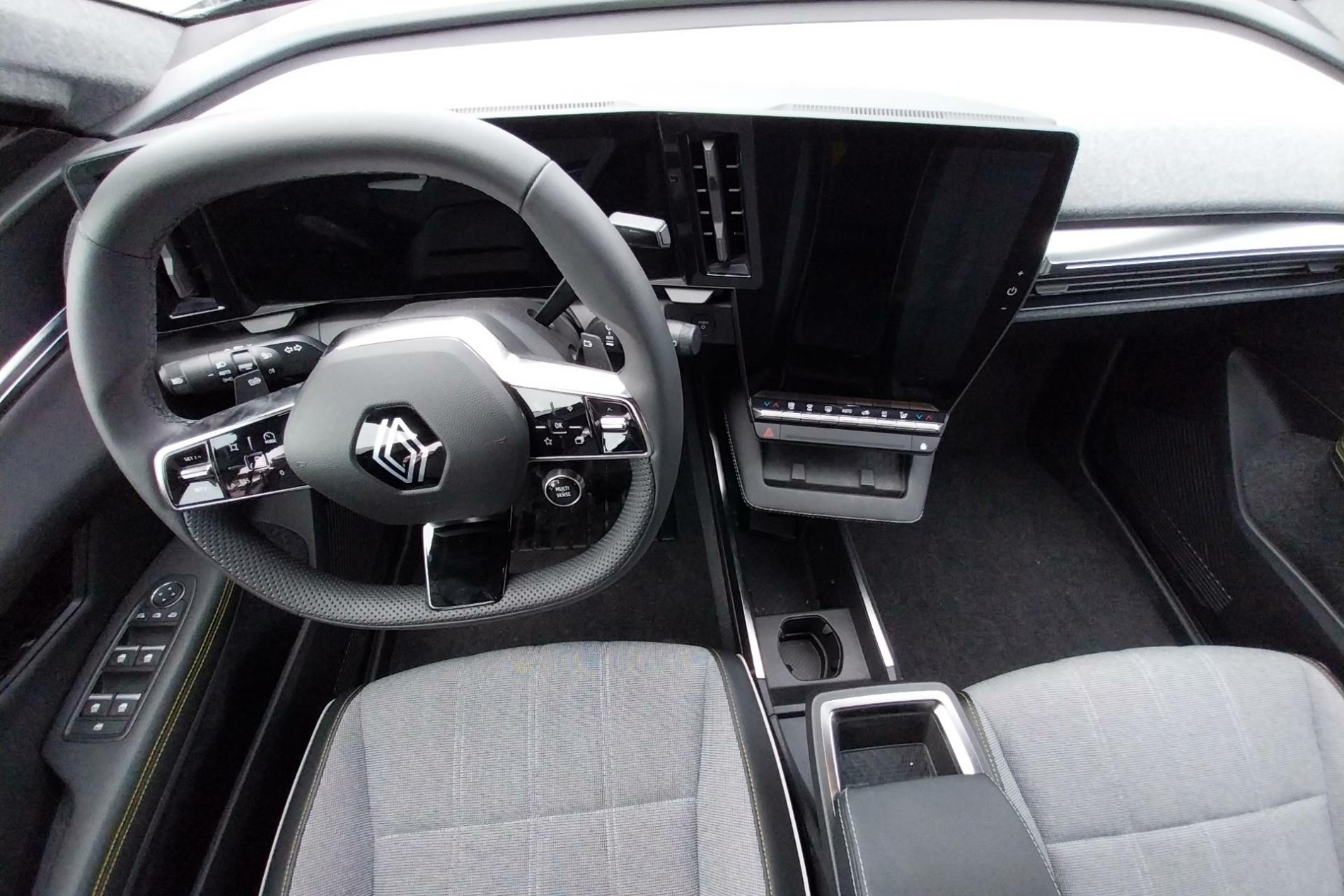 Vente en ligne Renault Scenic E-Tech Scenic E-Tech électrique 220 ch grande autonomie au prix de 38 990 €