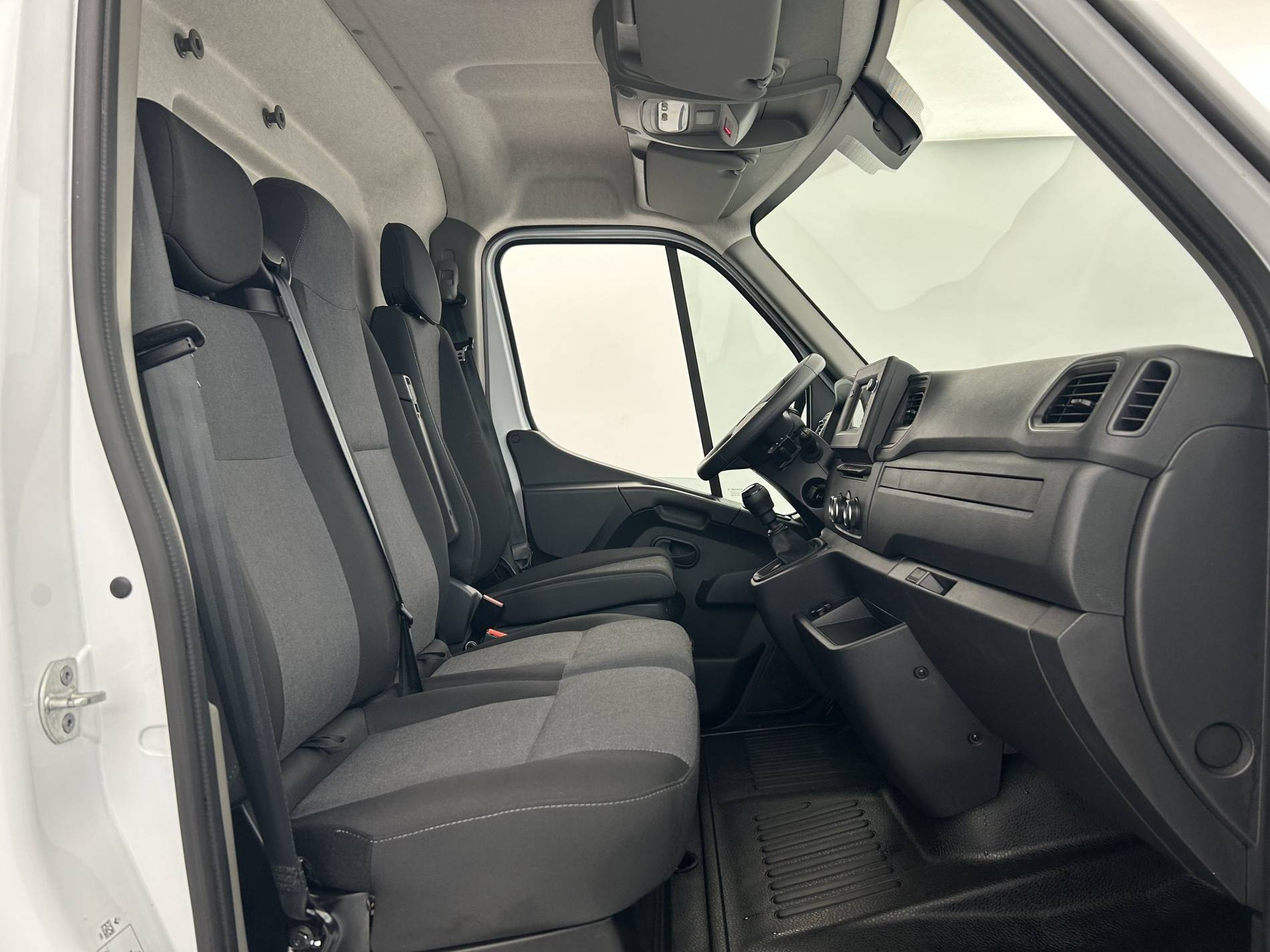 Vente en ligne Renault Master Fourgon MASTER FGN TRAC F3500 L2H2 BLUE DCI 150 au prix de 24 991 €