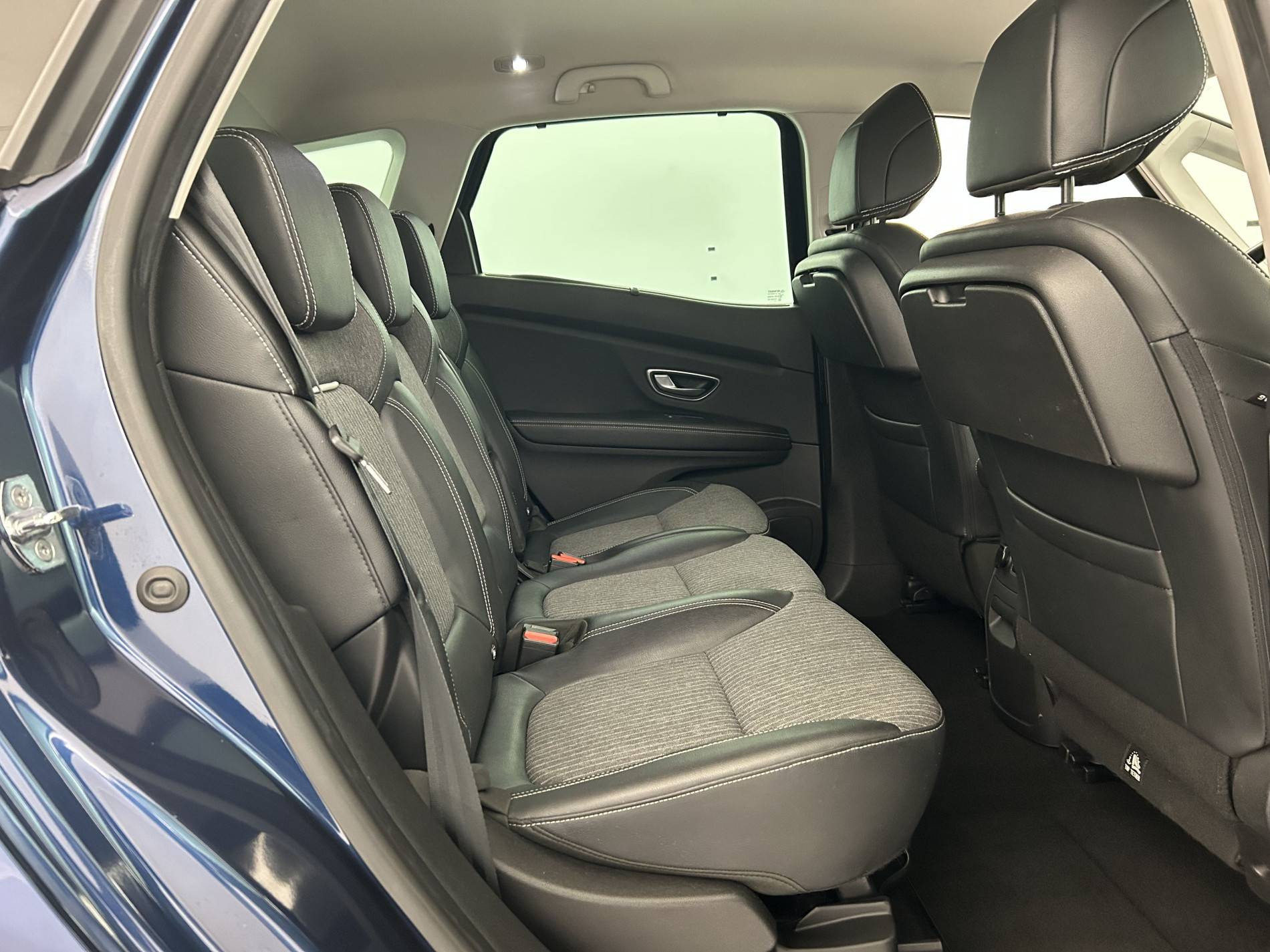 Vente en ligne Renault Scenic 4 Scenic TCe 140 FAP - 21 au prix de 17 490 €