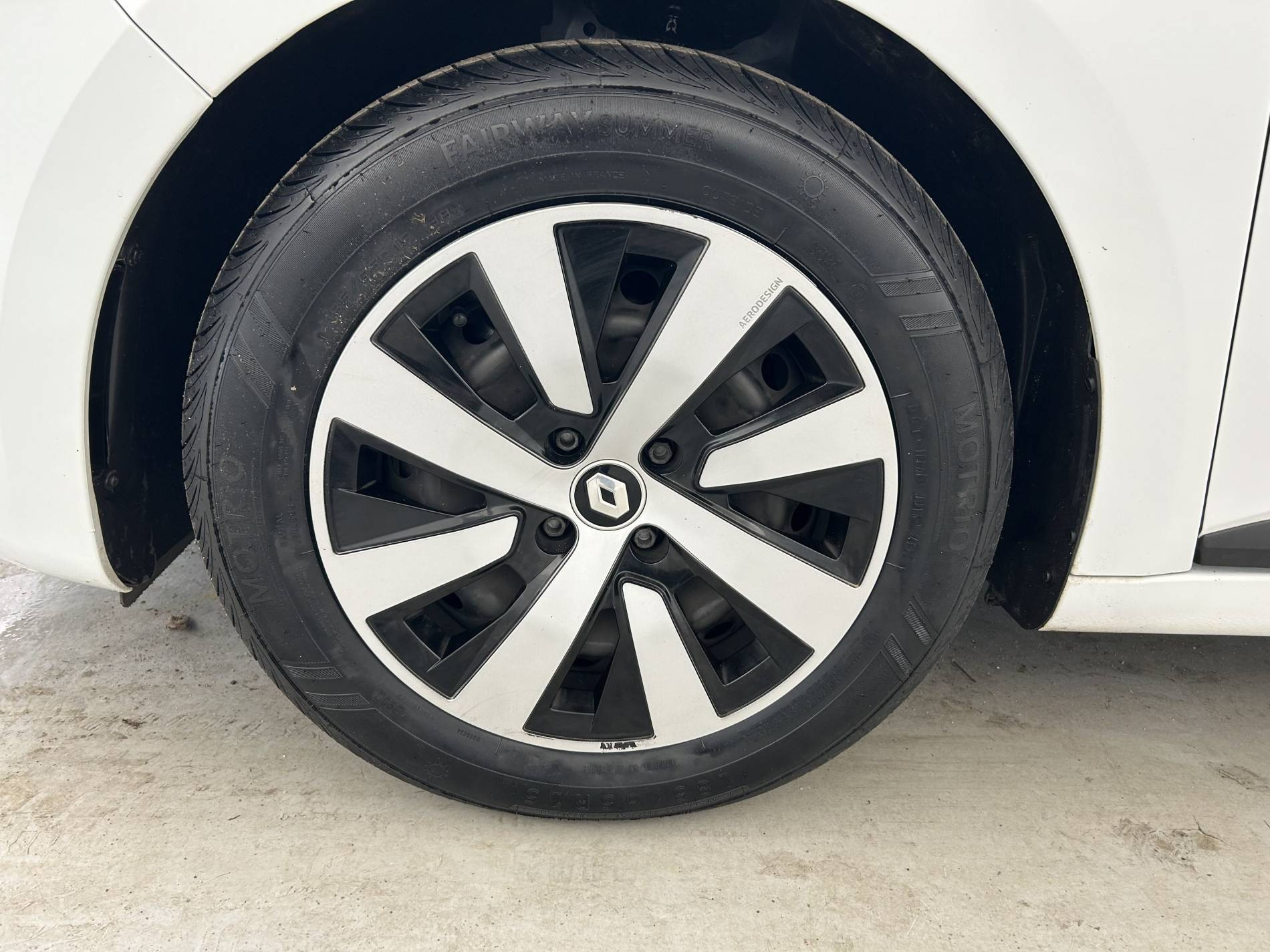 Vente en ligne Renault Clio 5 Clio TCe 90 au prix de 13 790 €